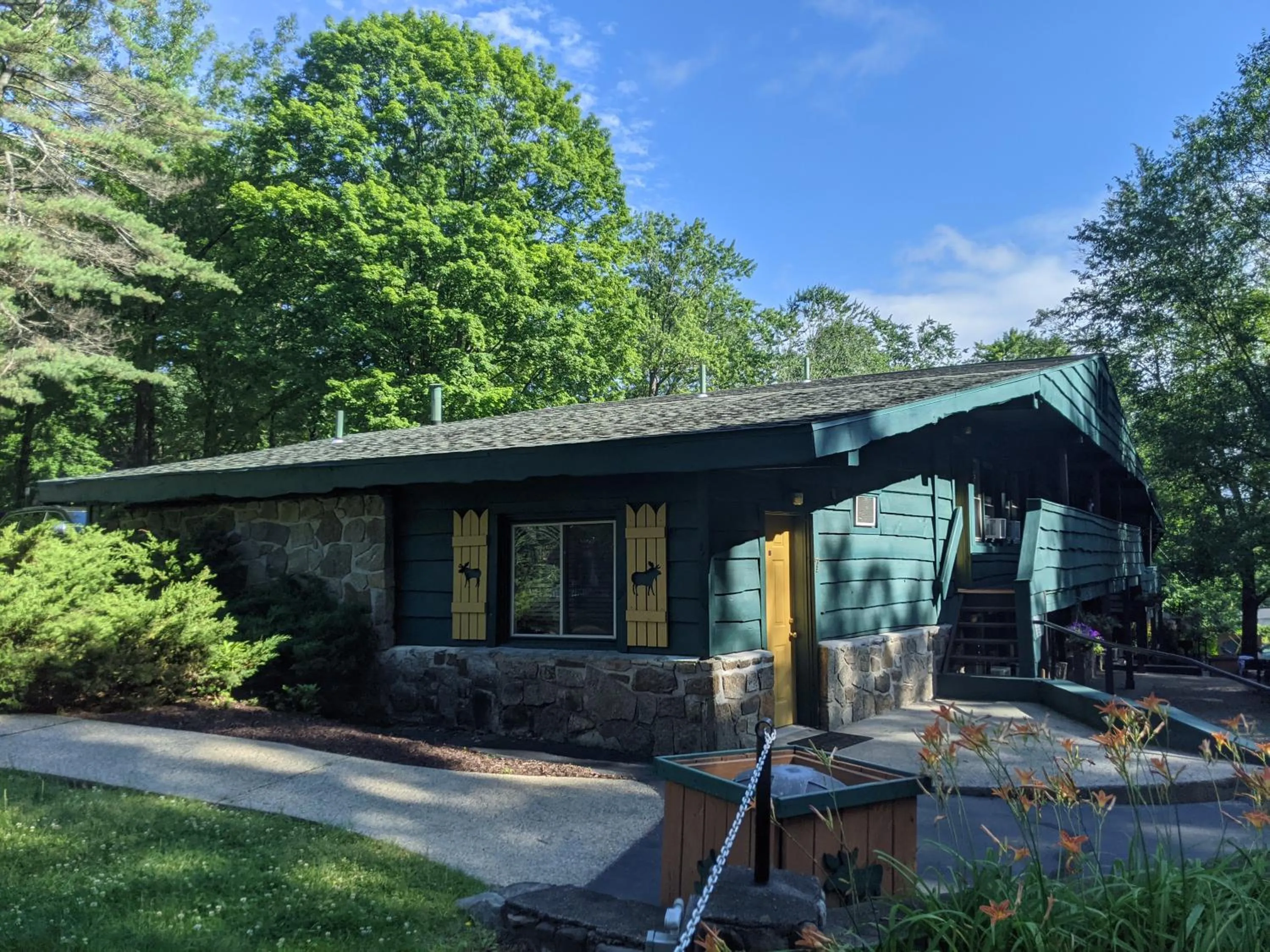 Adirondack Diamond Point Lodge