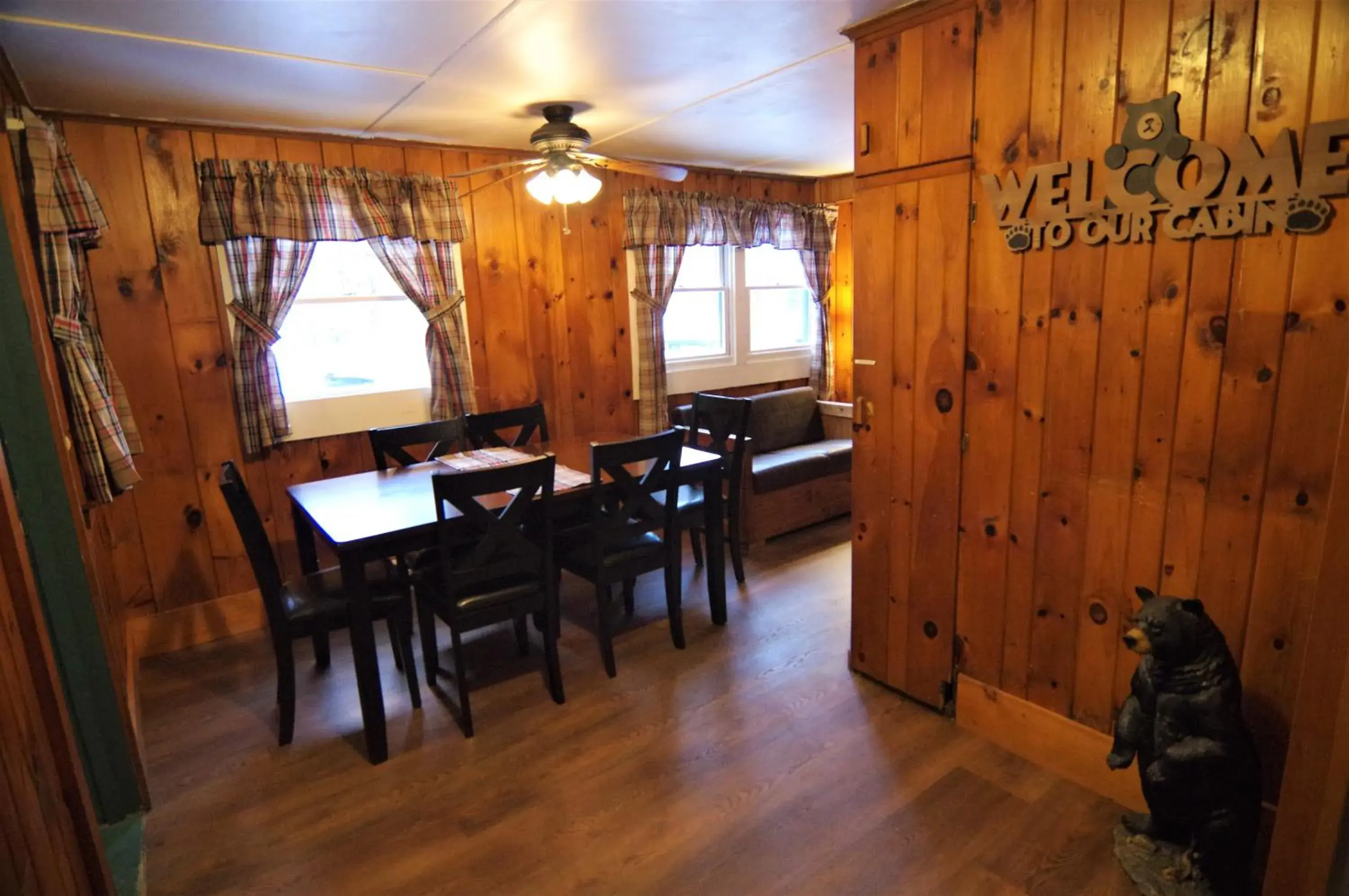 Dining Area in Adirondack Diamond Point Lodge