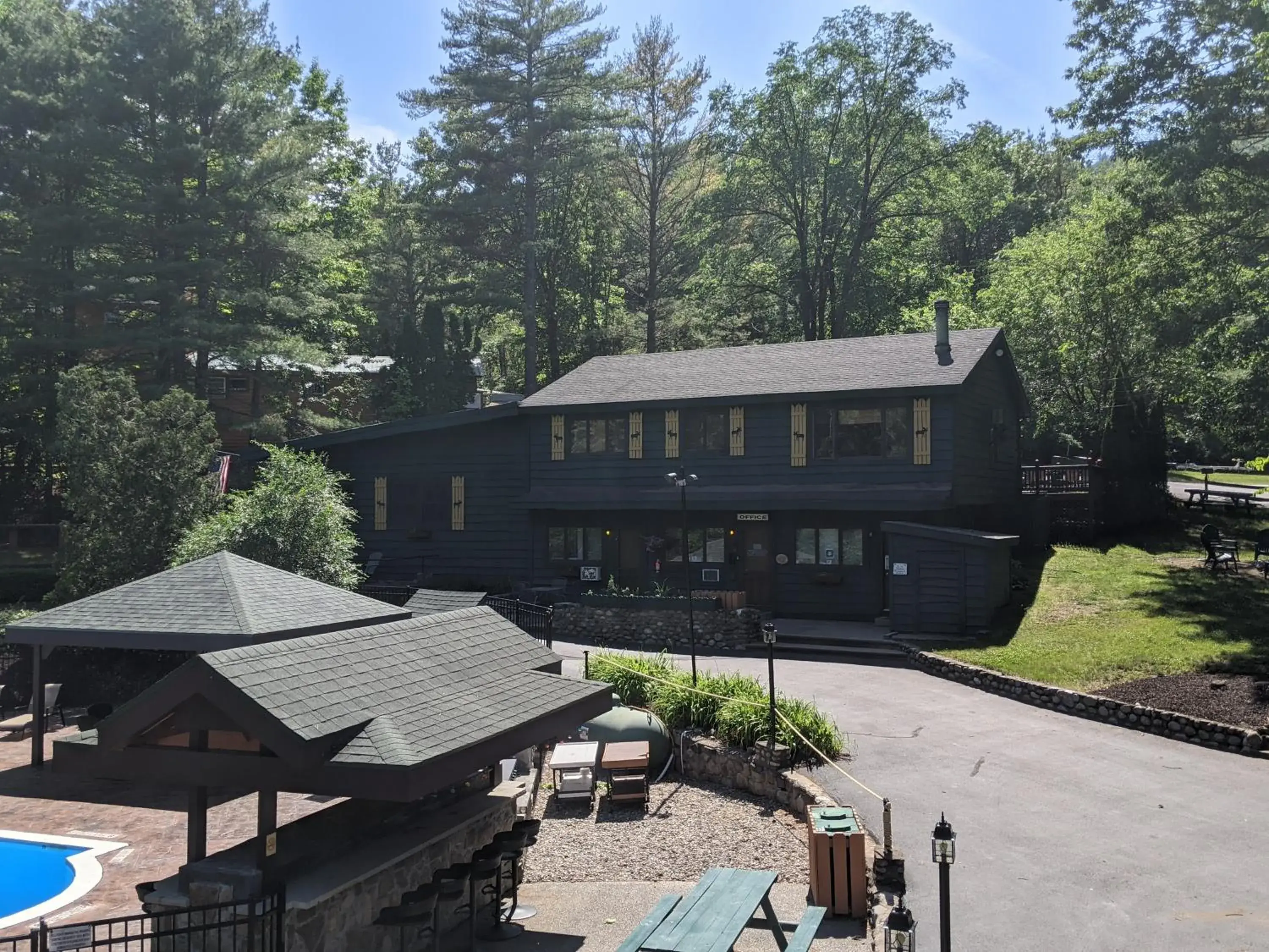 Property Building in Adirondack Diamond Point Lodge