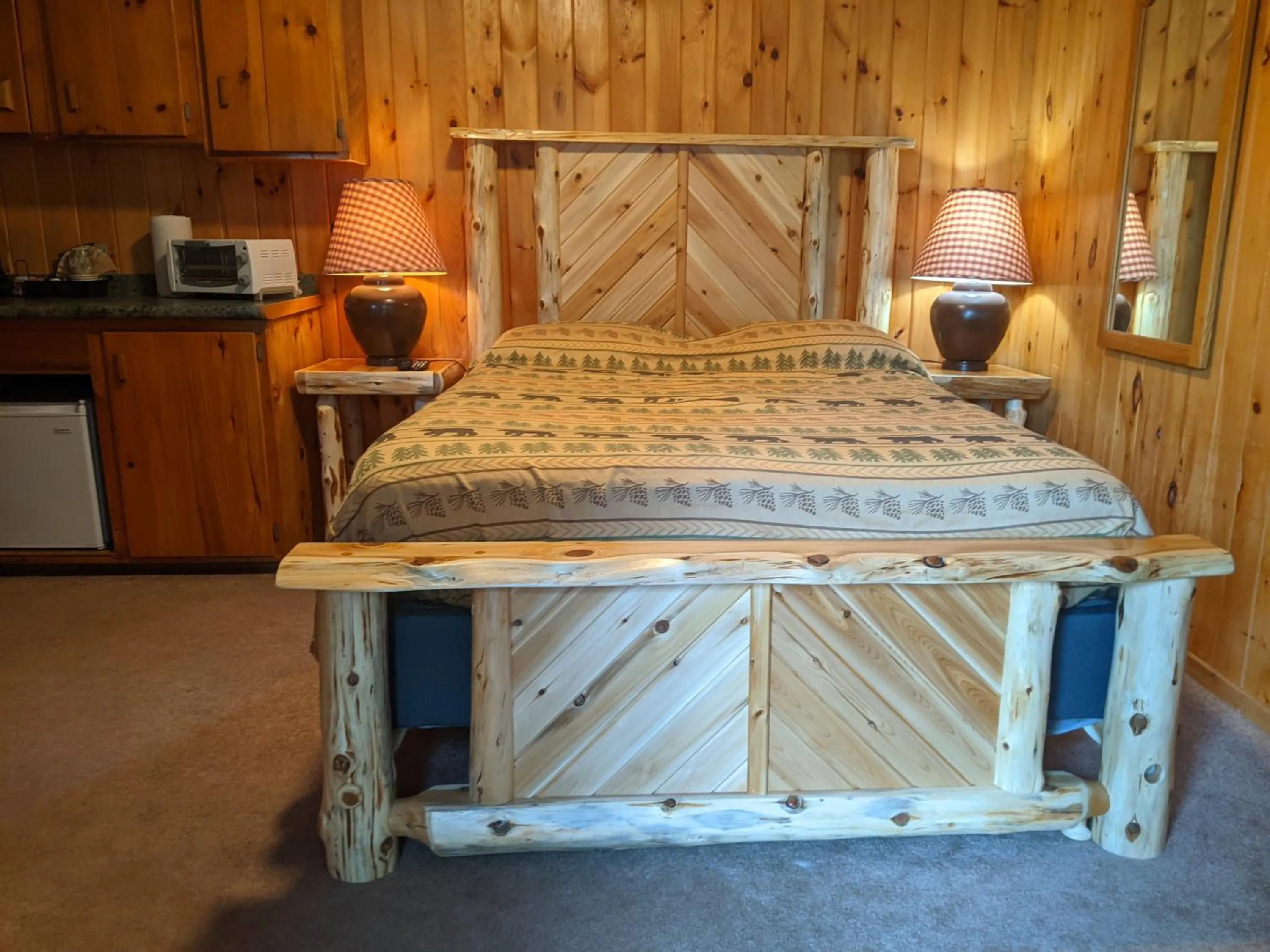 Bedroom, Bed in Adirondack Diamond Point Lodge
