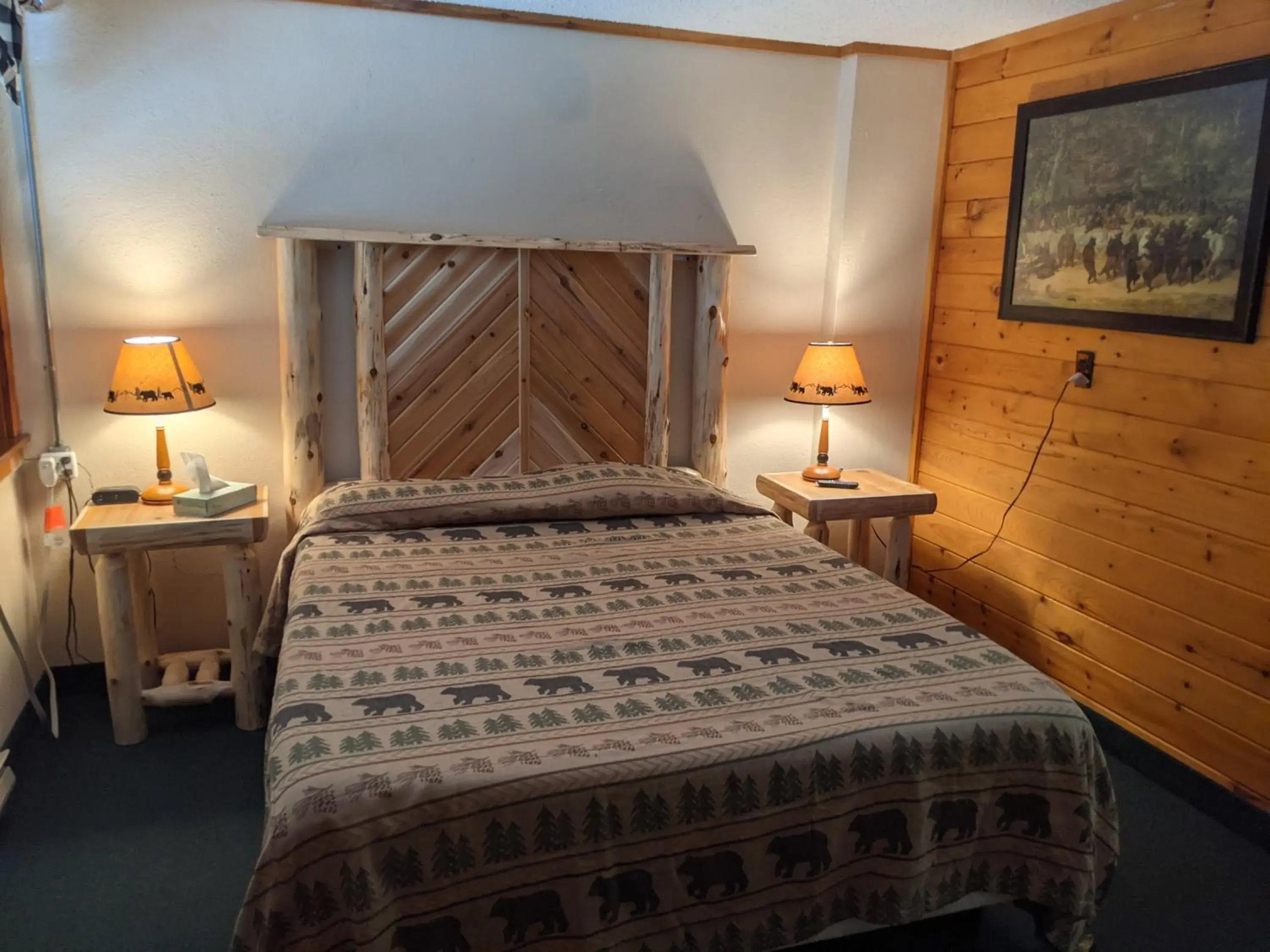 Bed in Adirondack Diamond Point Lodge