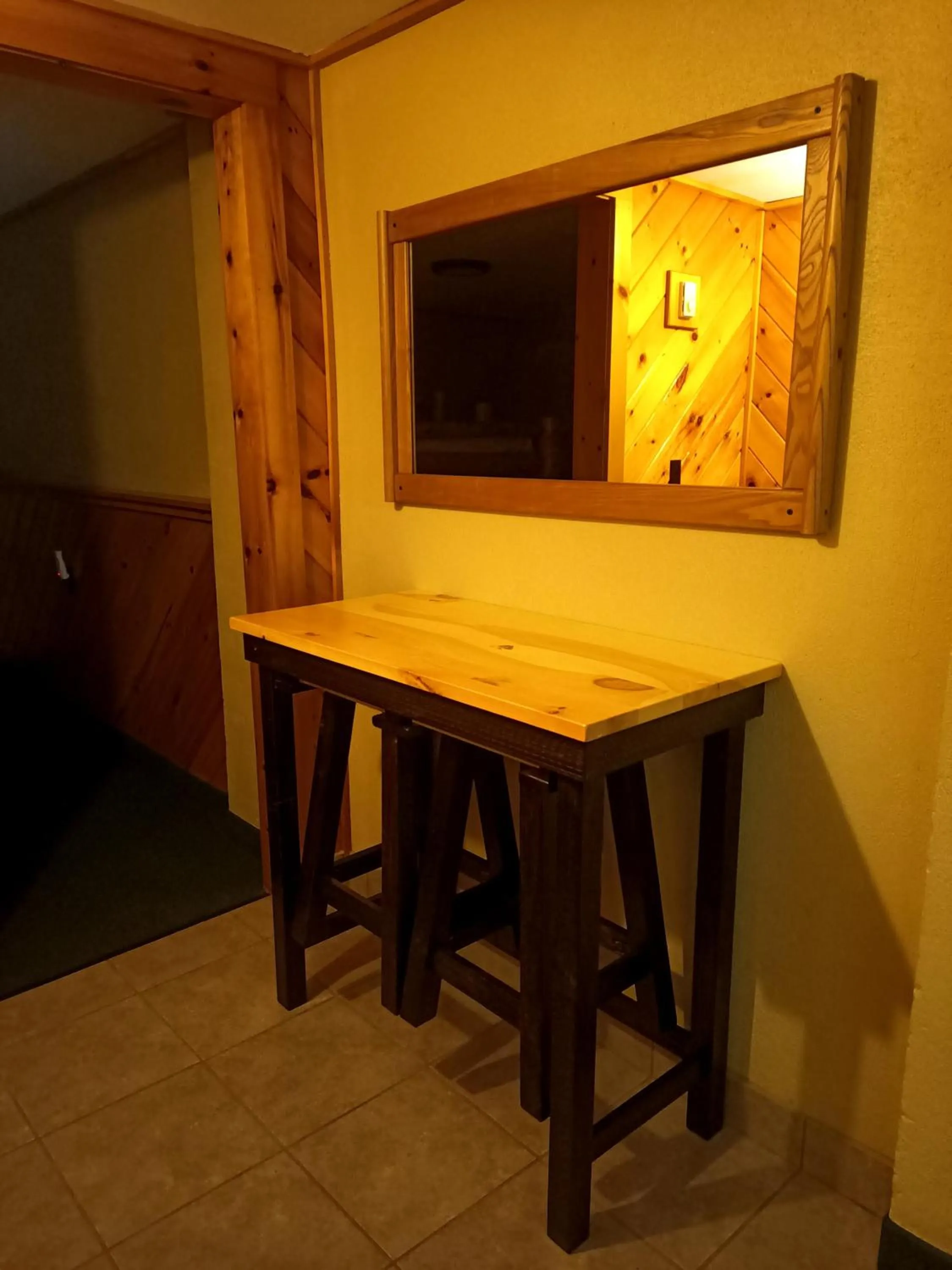 Dining area in Adirondack Diamond Point Lodge