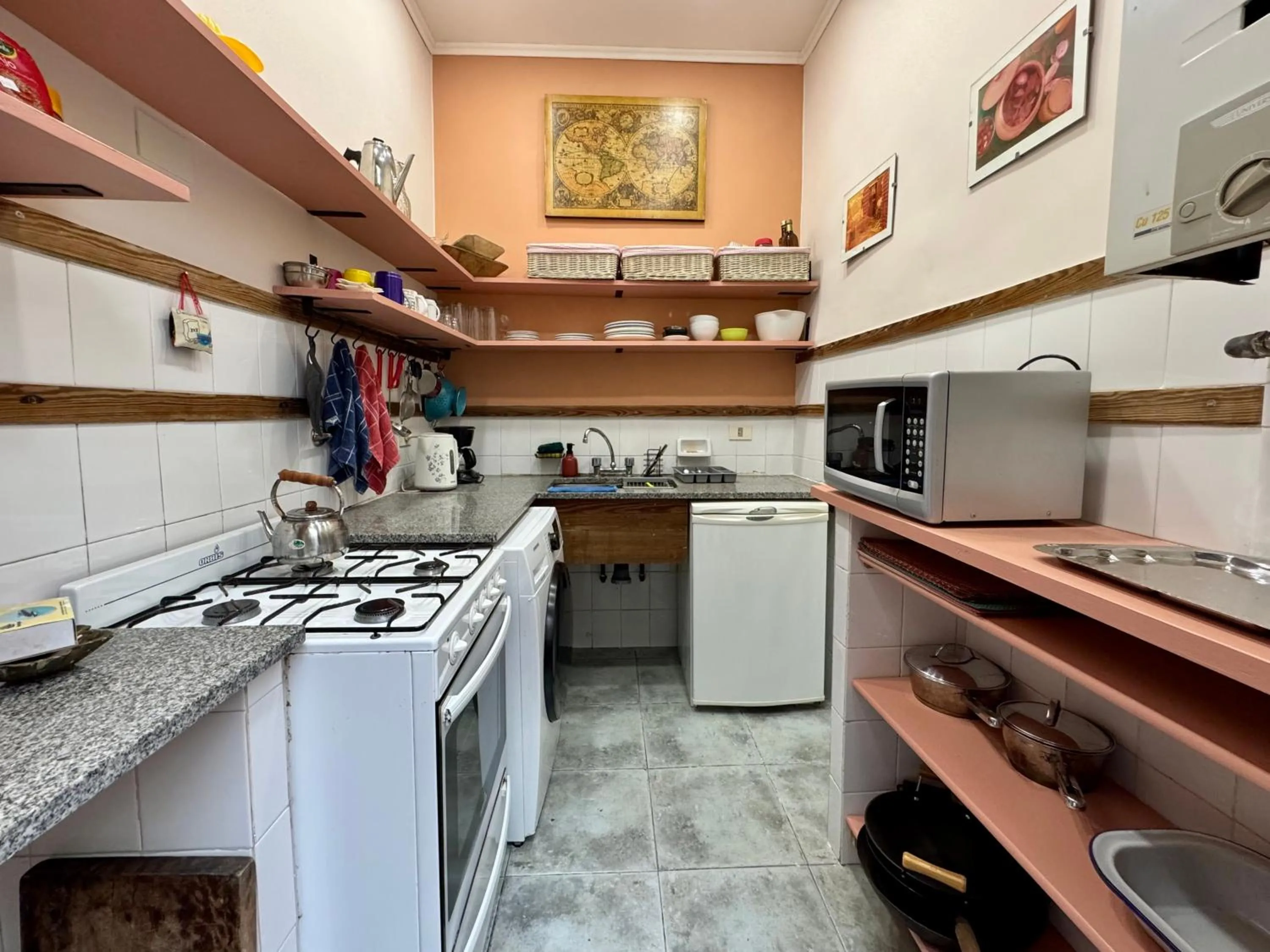 Kitchen or kitchenette in Lina's Tango Guesthouse