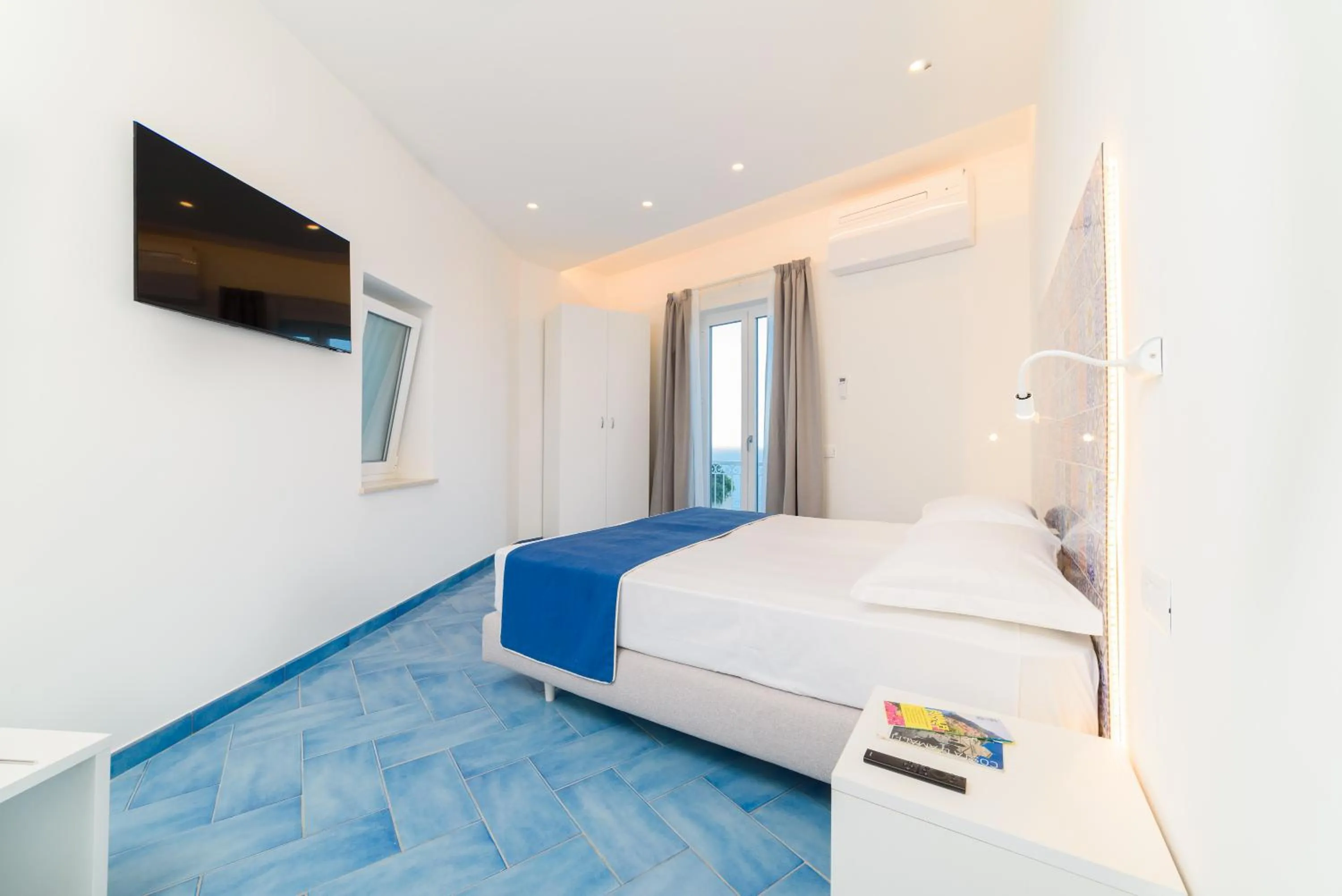 Photo of the whole room, Bed in Eden sul Mare
