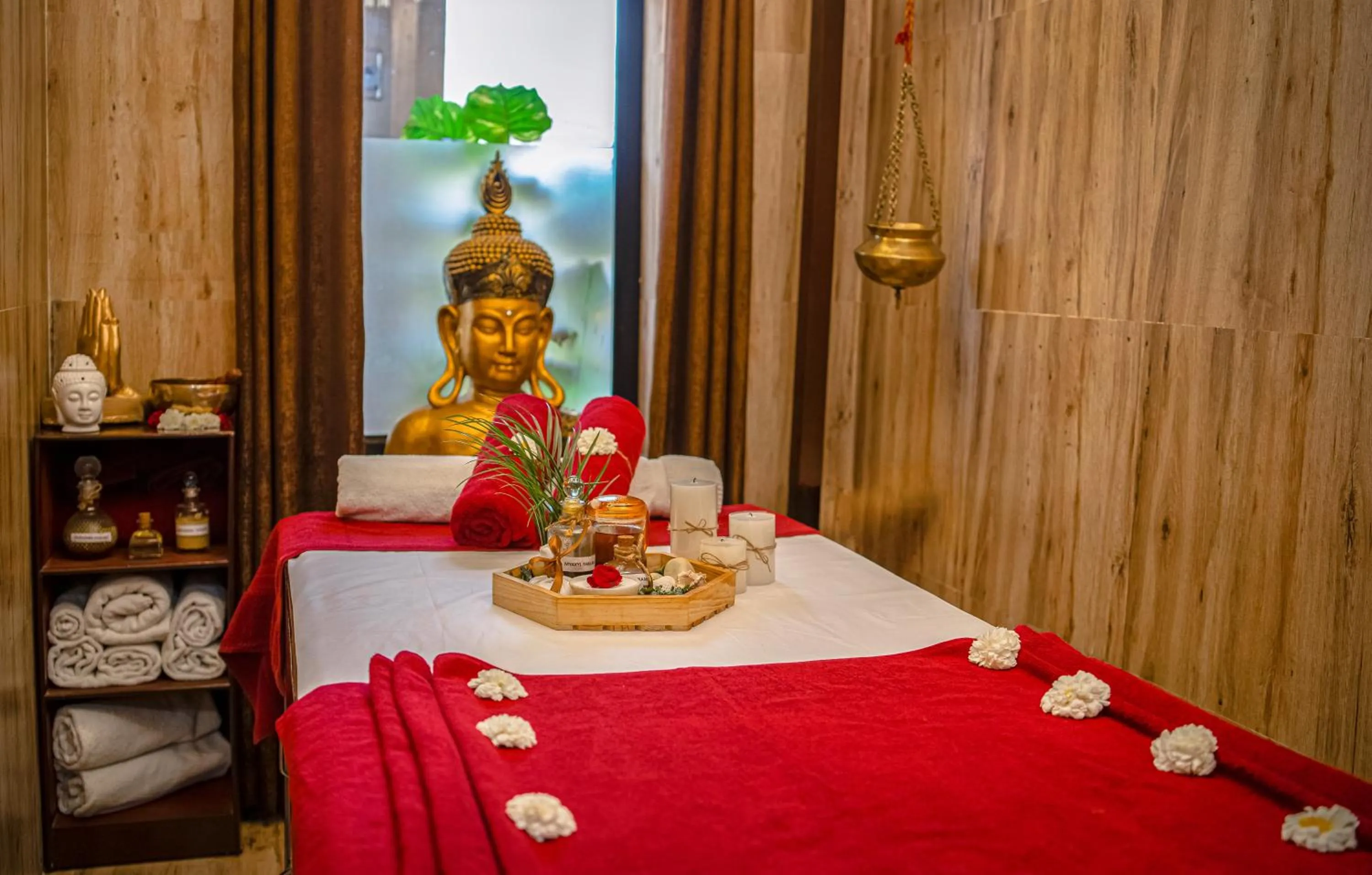 Spa and wellness centre/facilities, Bed in The Neeraj Naturecure On Ganga