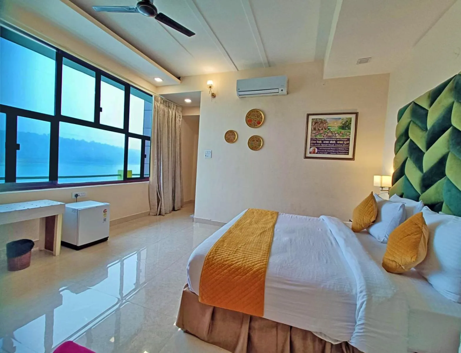 Property building, Bed in The Neeraj Naturecure On Ganga