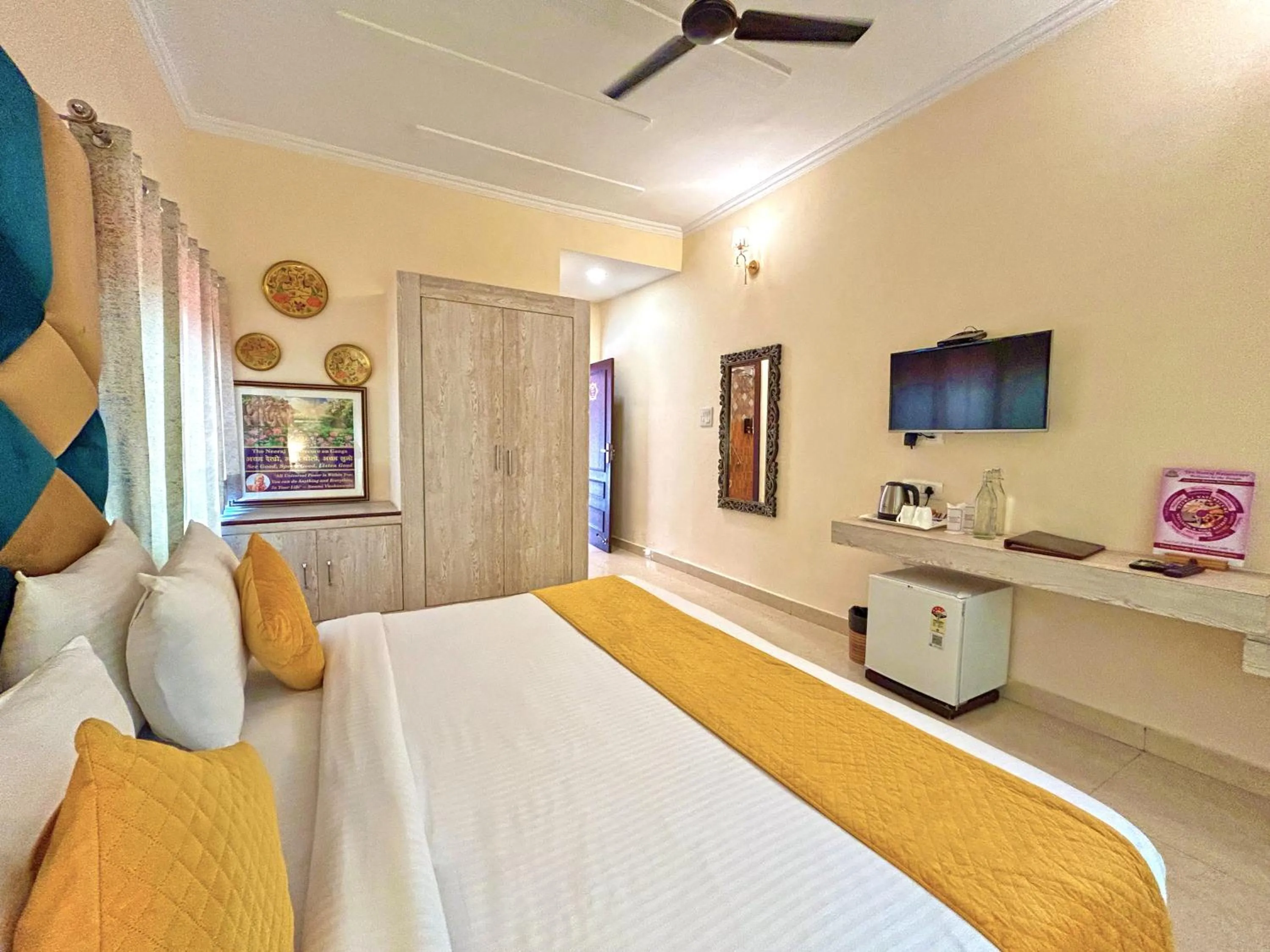 Bed in The Neeraj Naturecure On Ganga