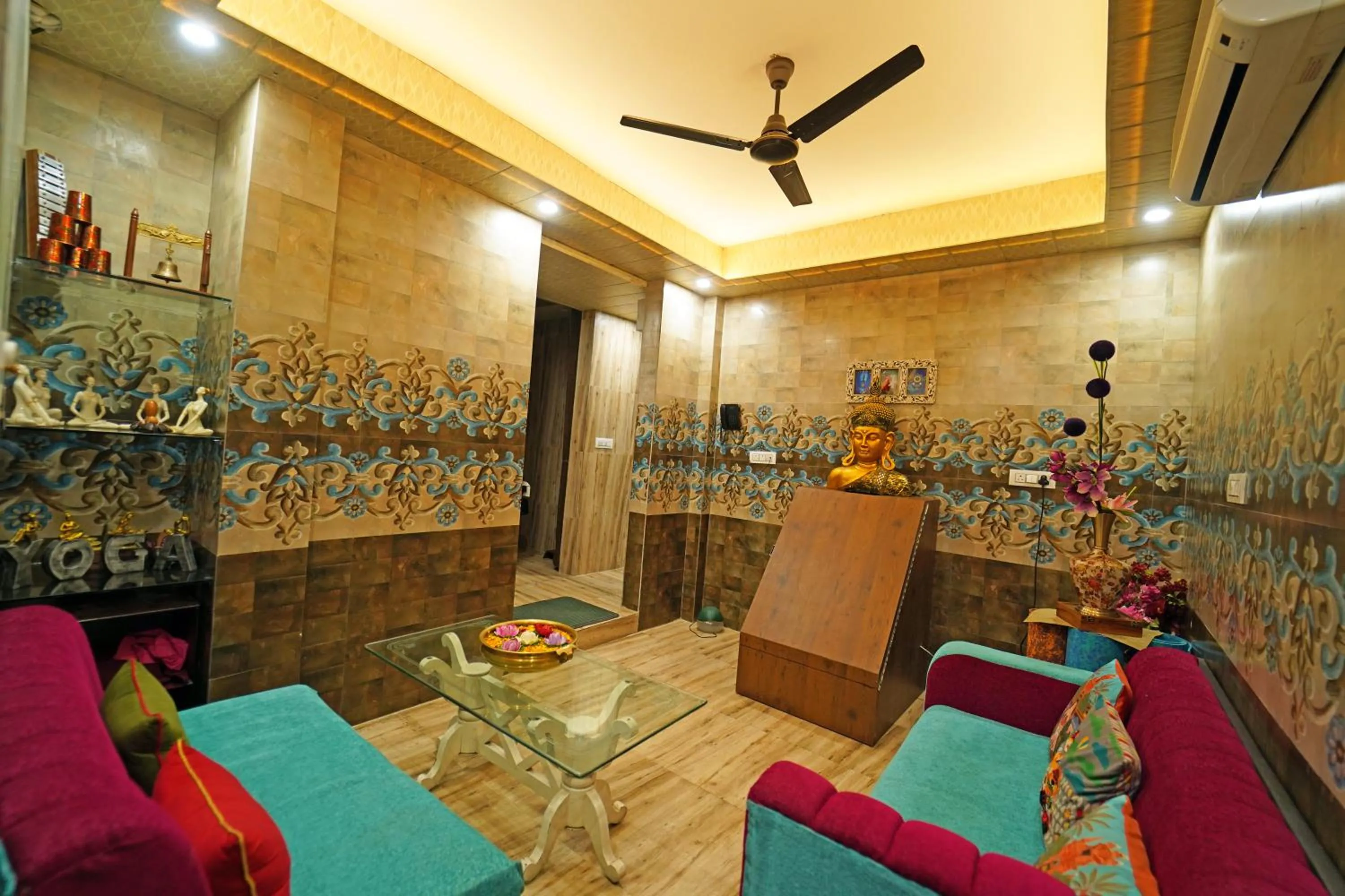 Spa and wellness centre/facilities in The Neeraj Naturecure On Ganga