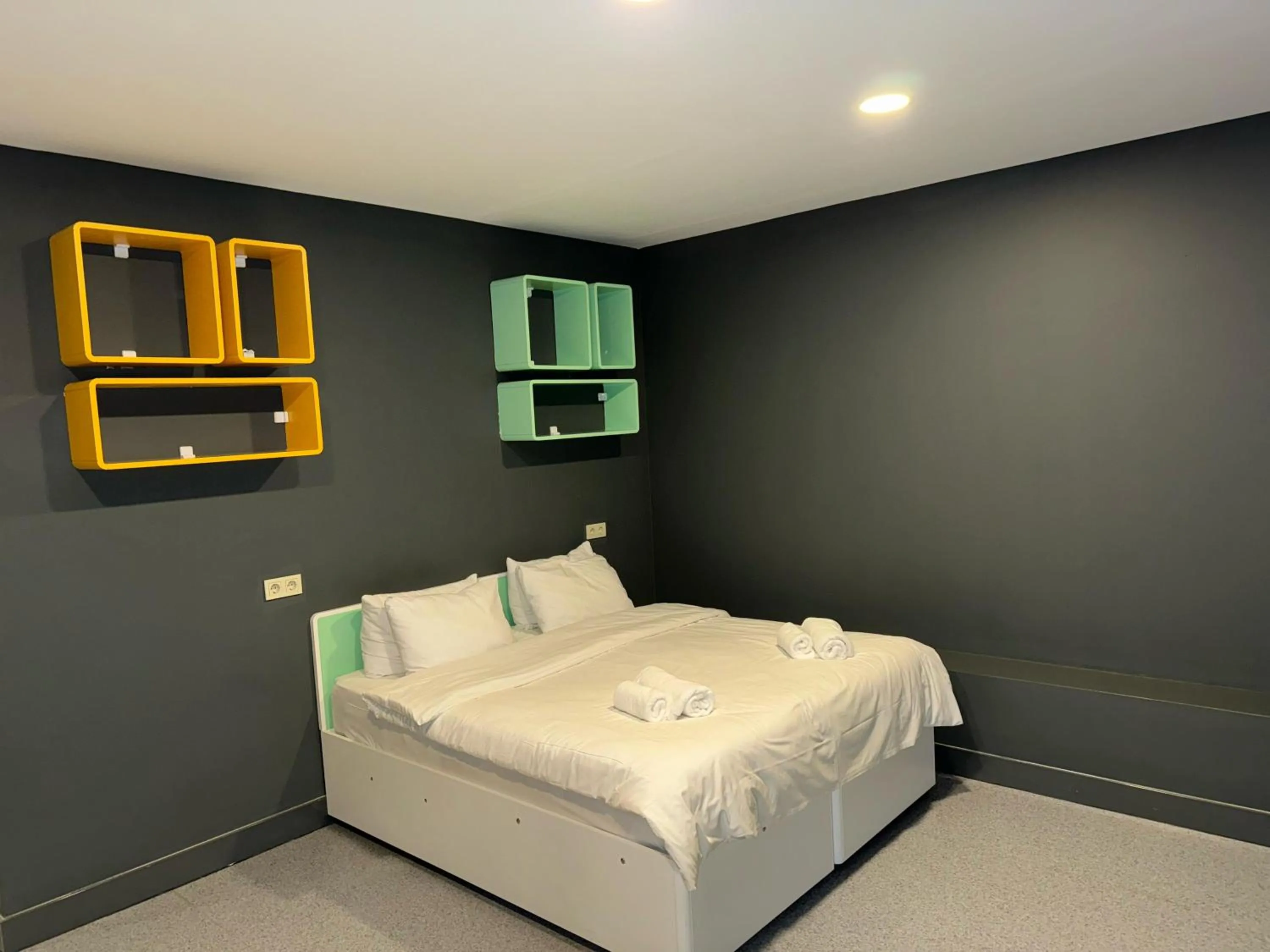 Bed in Aderans Hotel