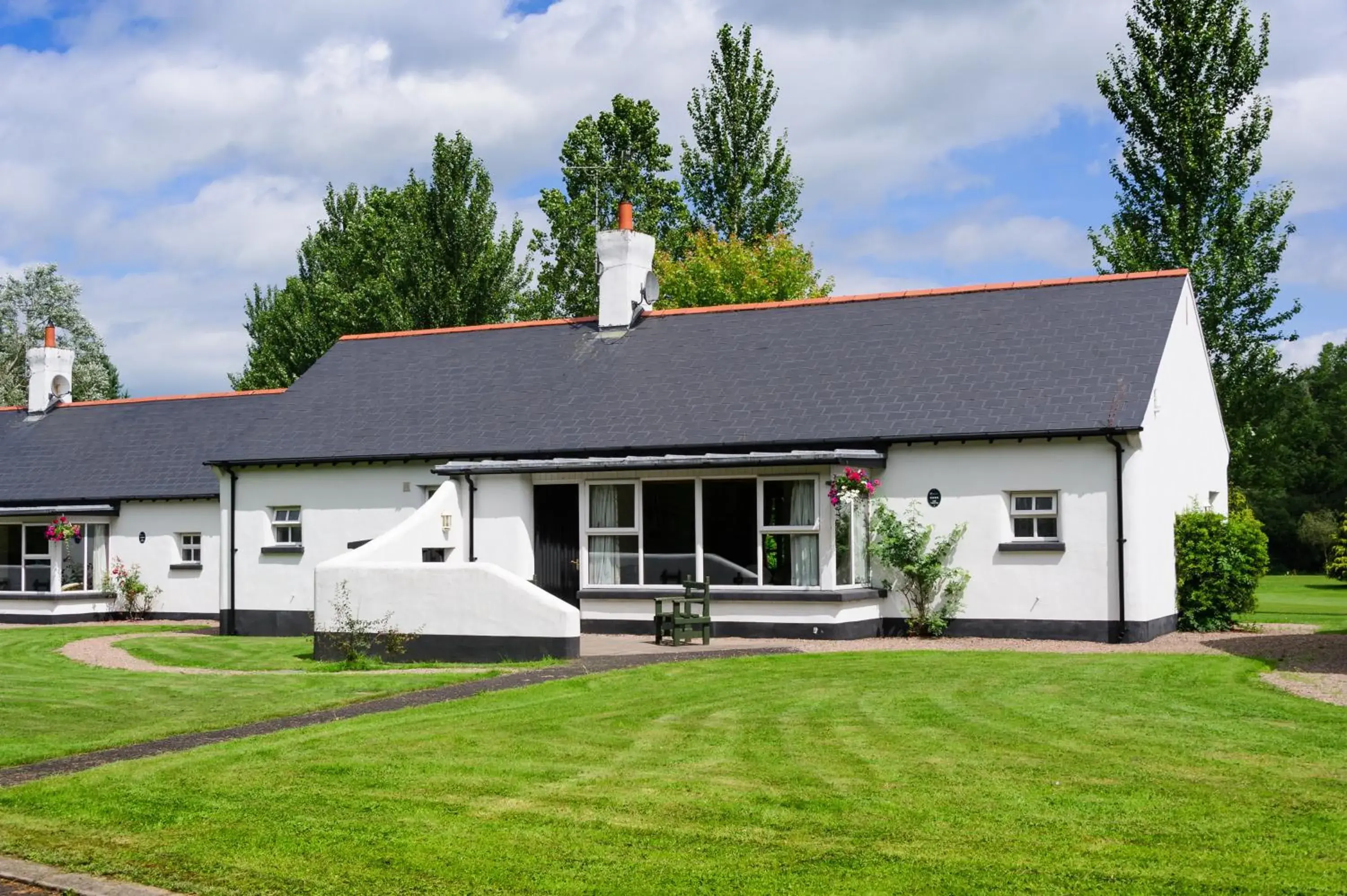 Facade/entrance in Brown Trout Golf & Country Inn Facade/entrance in Brown Trout Golf & Country Inn