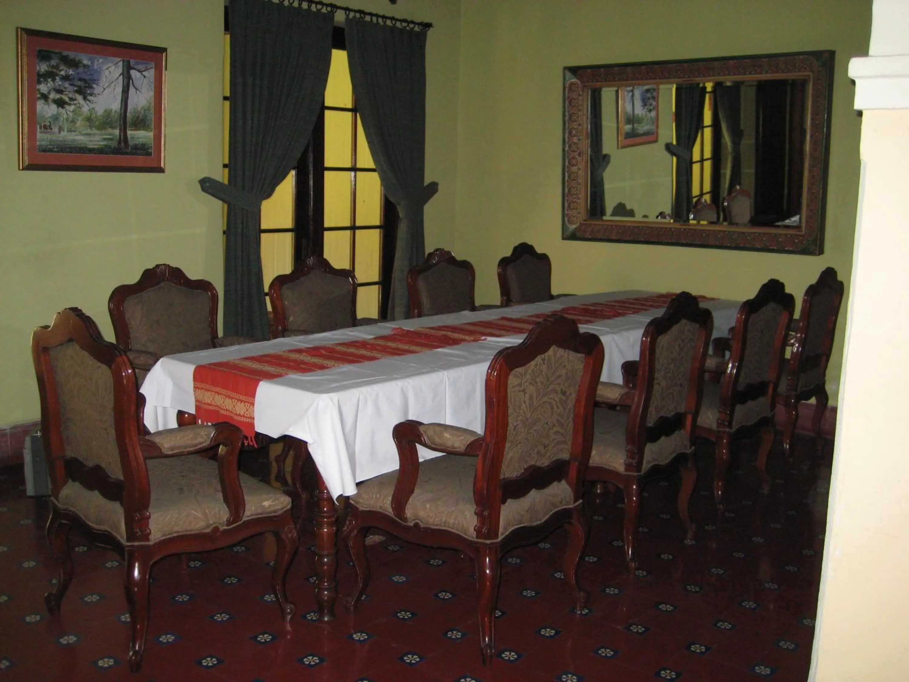 Restaurant/places to eat in Casa Carmel Bed & Breakfast