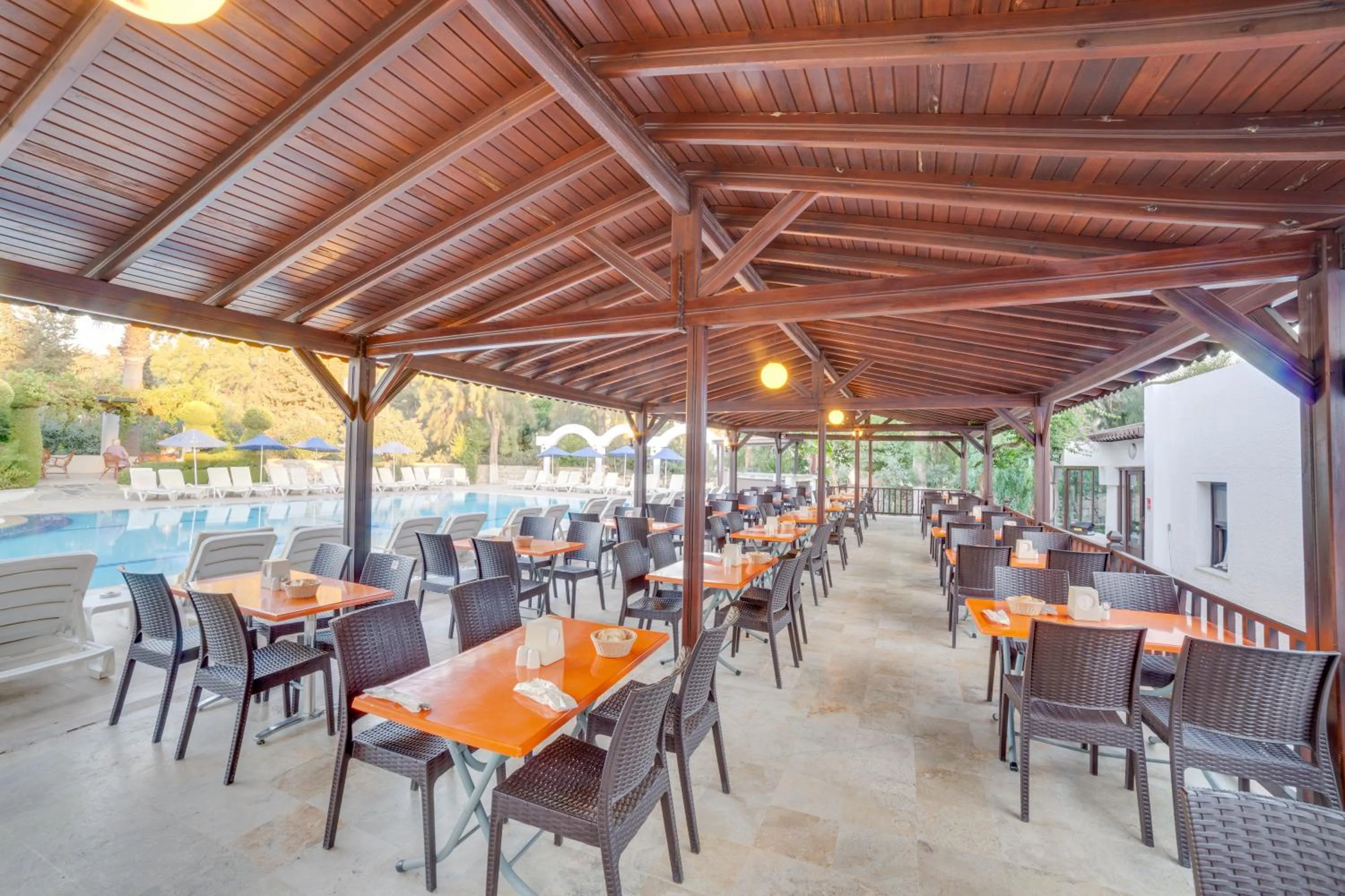 Restaurant/places to eat in Natur Garden Hotel