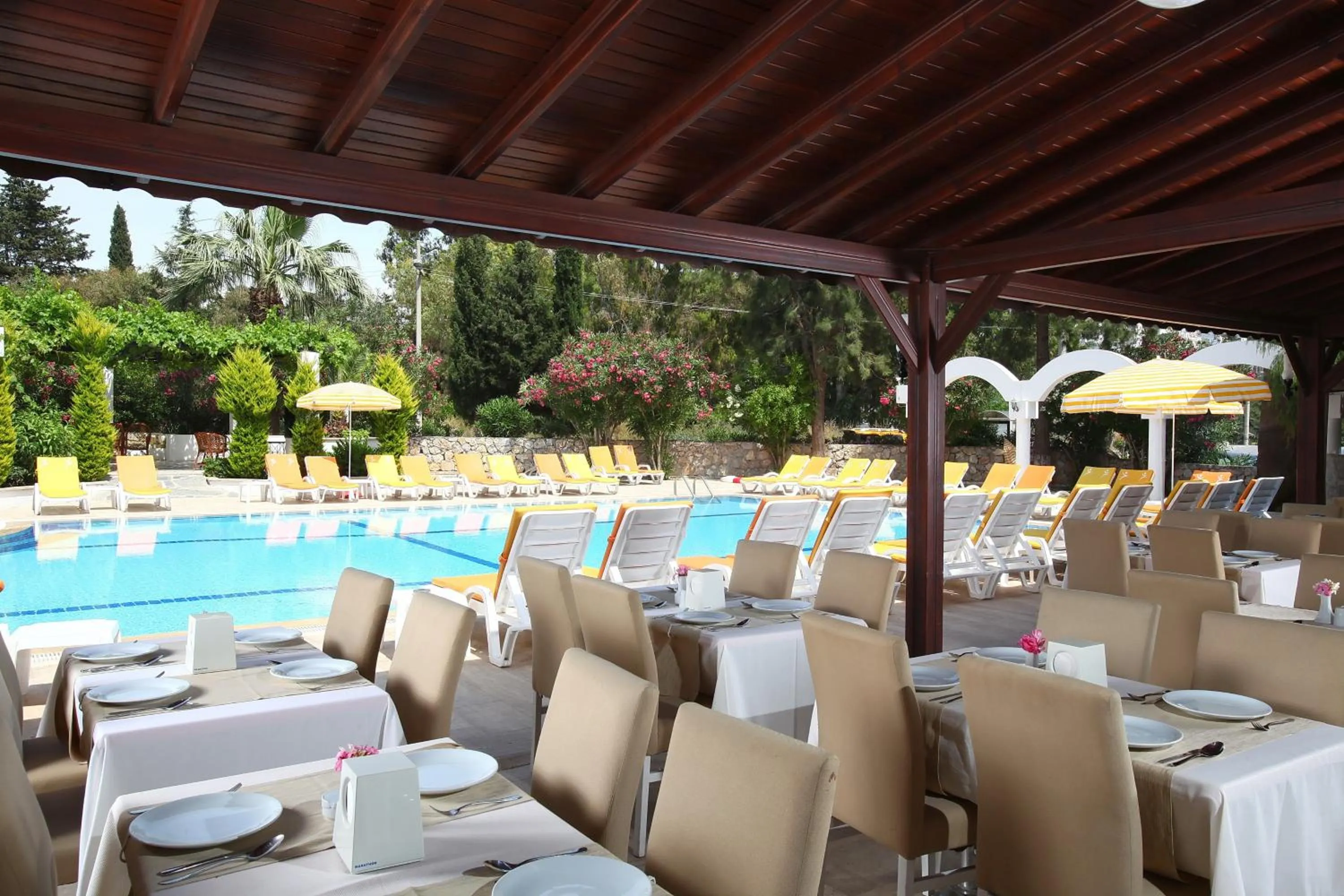 Restaurant/places to eat in Natur Garden Hotel