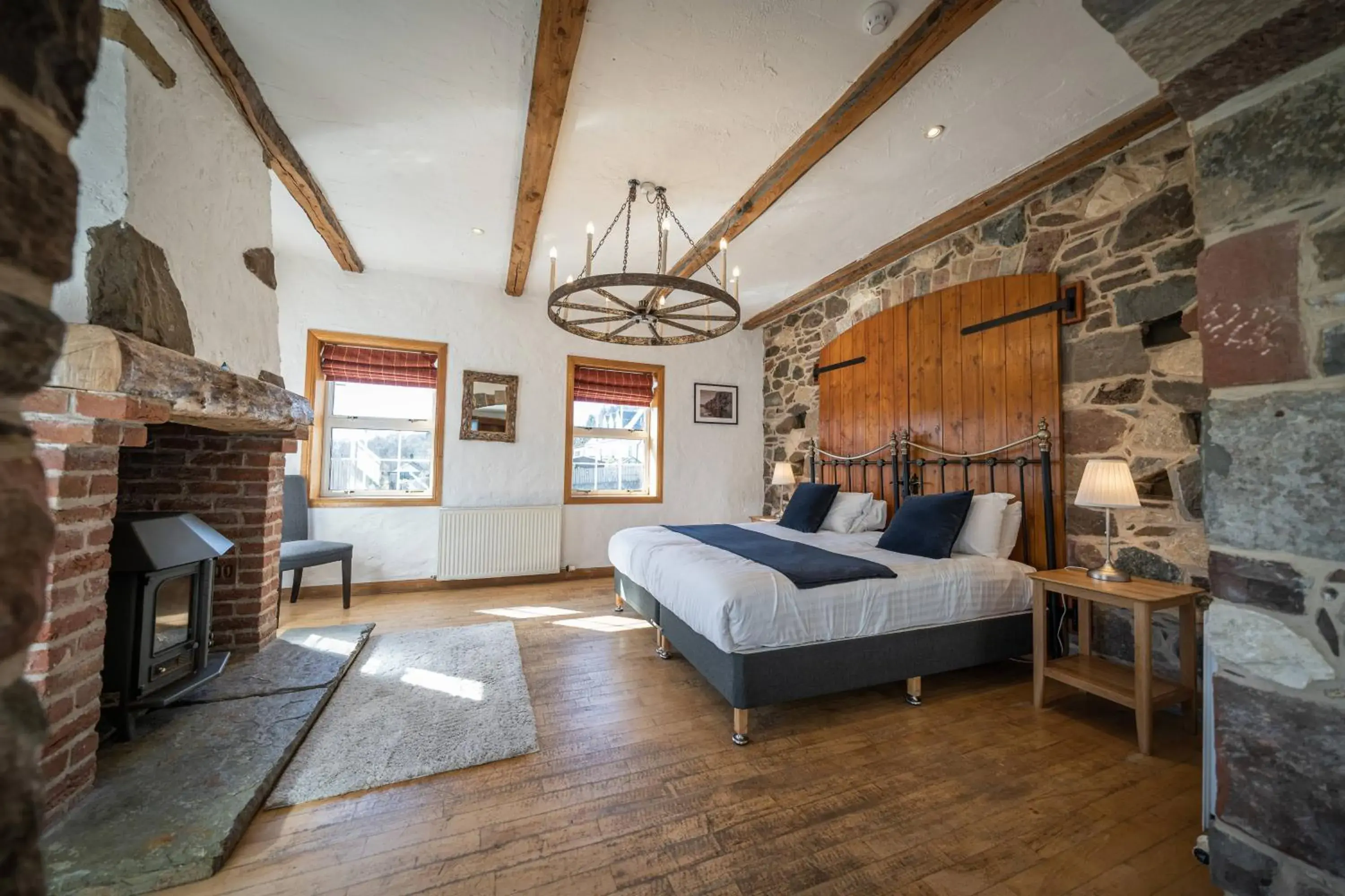 Bed in Oak Tree Inn Bed in Oak Tree Inn