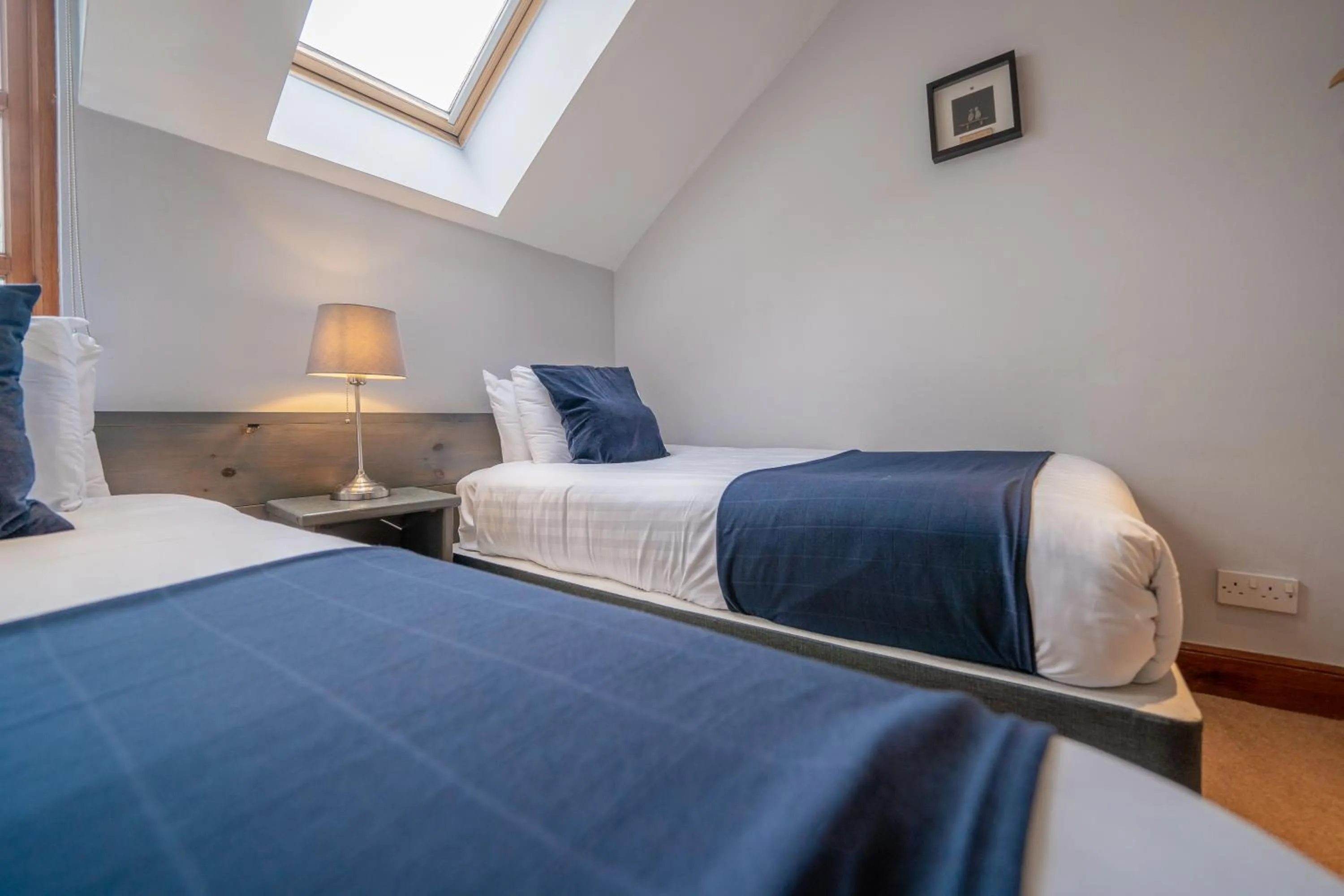 Bedroom, Bed in Oak Tree Inn