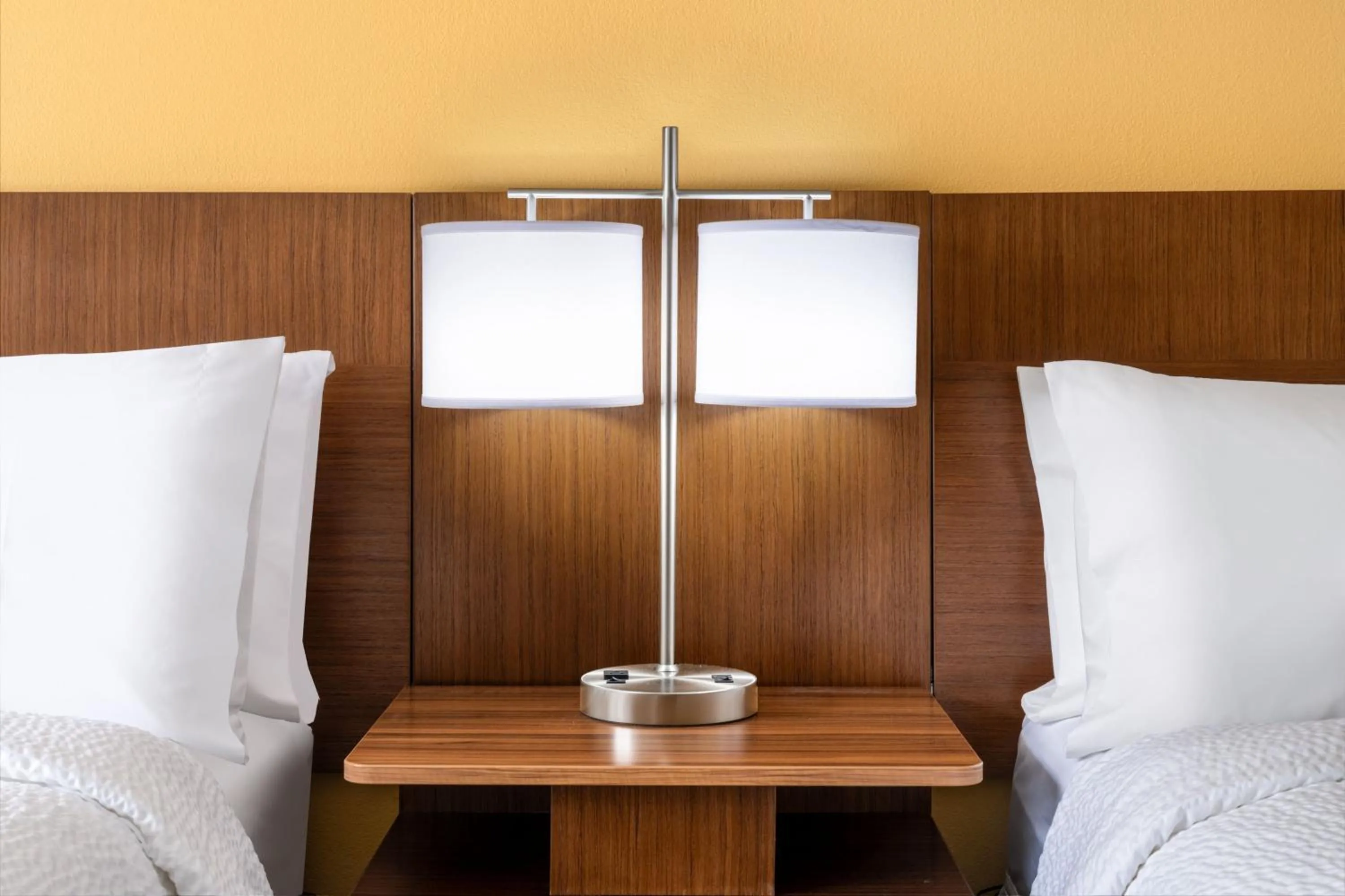 Photo of the whole room, Bed in Garner Hotel Victoria - East by IHG