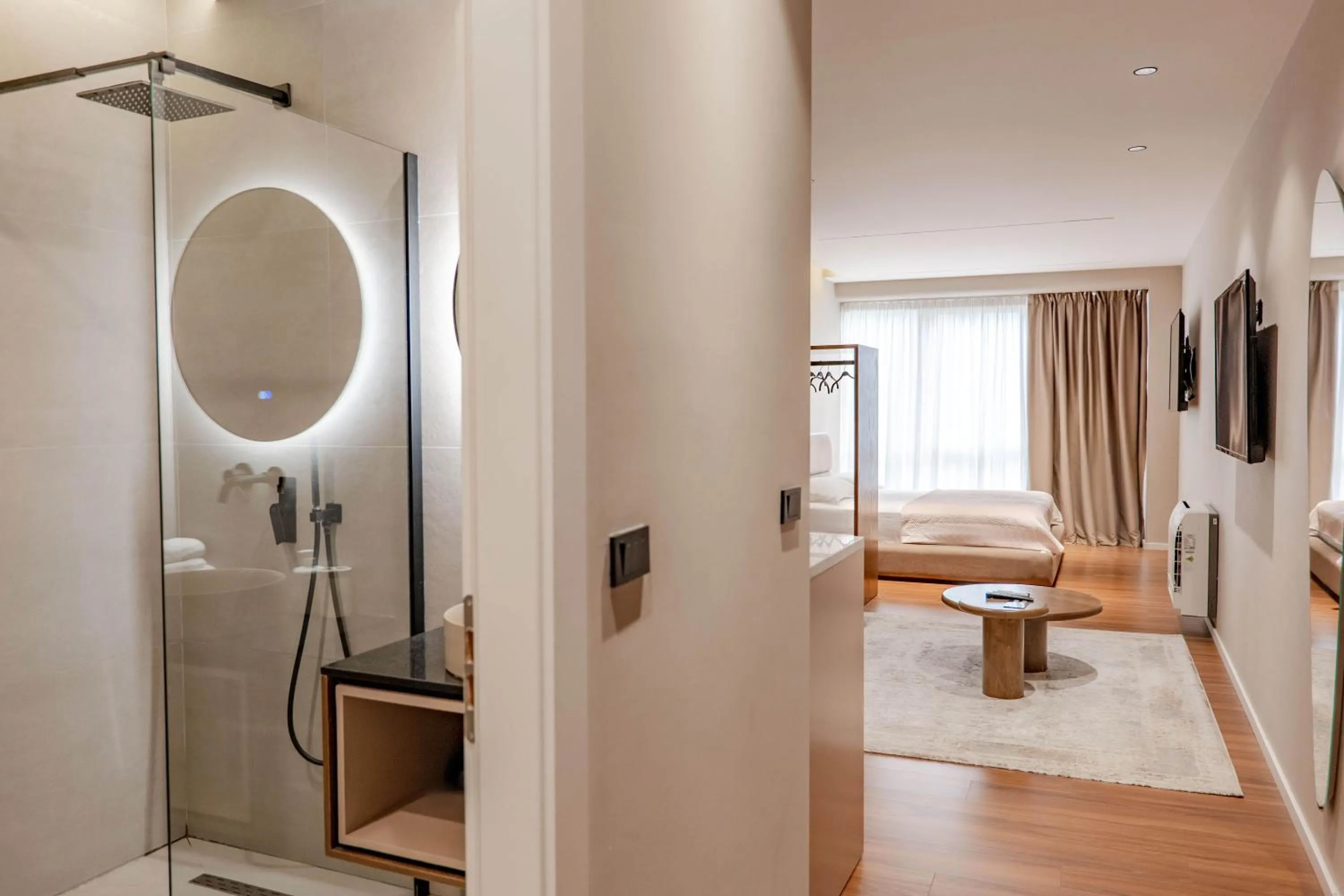 Shower in Agate Hotel Tirana