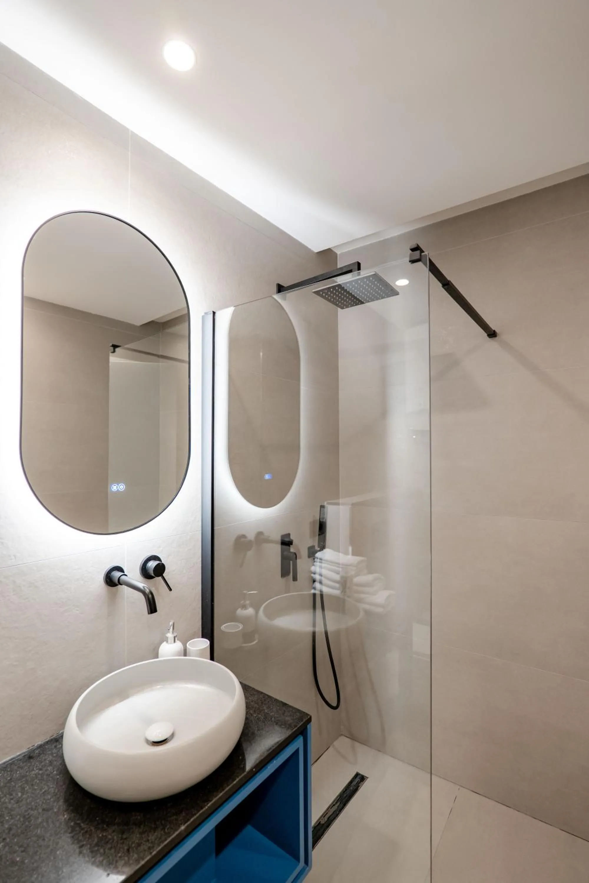 Shower in Agate Hotel Tirana