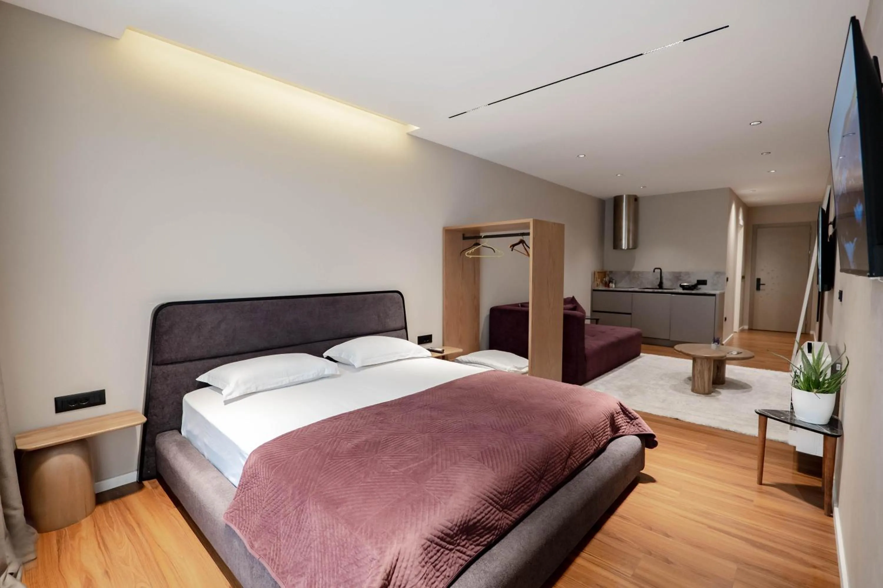 TV and multimedia, Bed in Agate Hotel Tirana