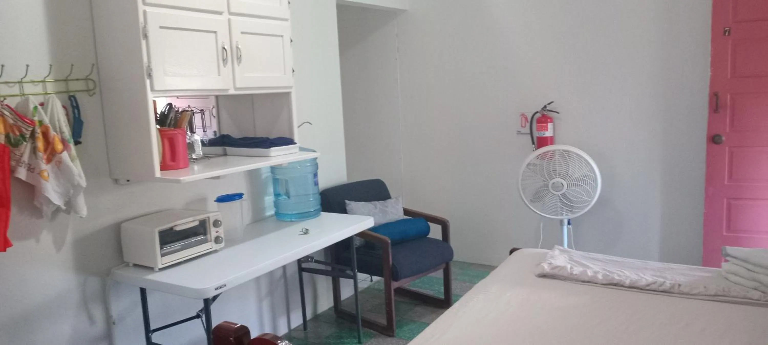 Kitchen or kitchenette in Hacienda Tropical Guest House