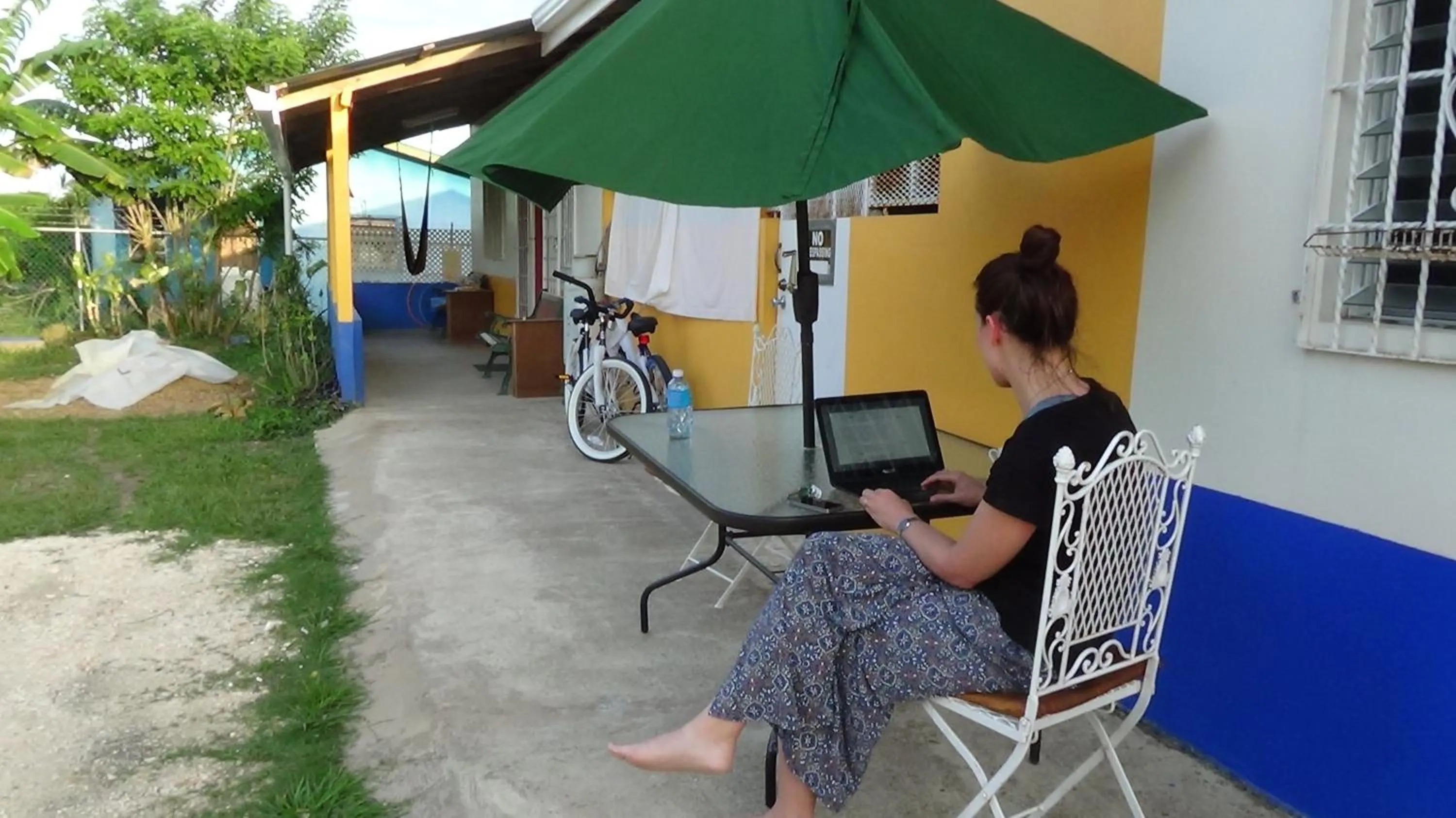 Business facilities in Hacienda Tropical Guest House