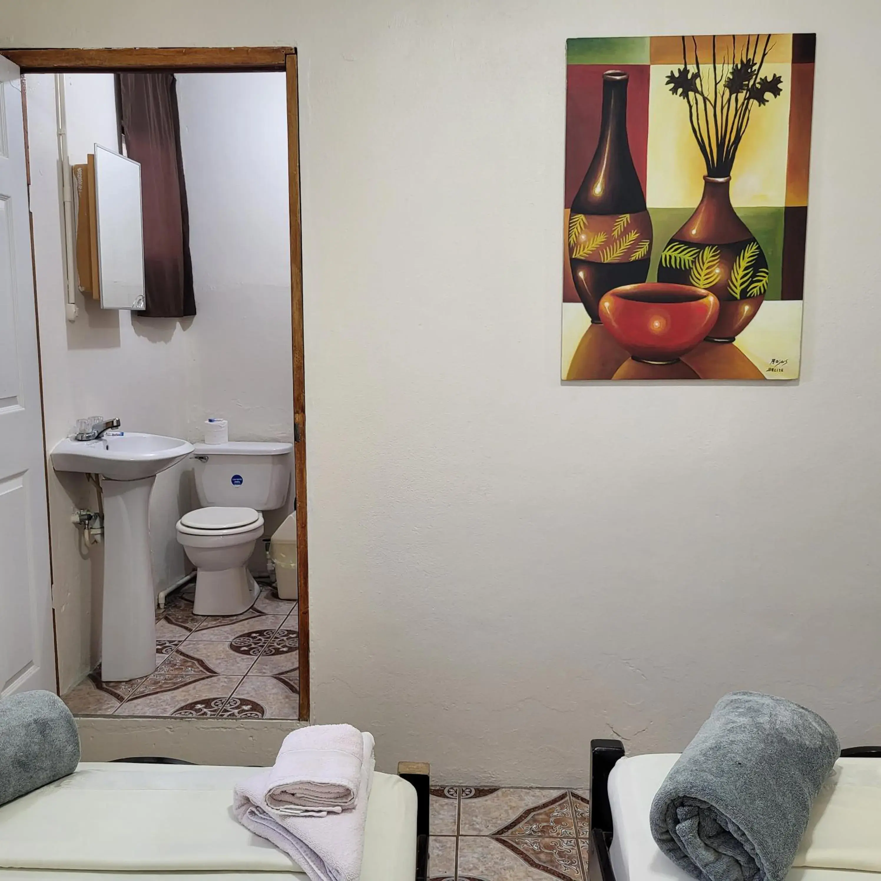 Triple Room with Private Bathroom - single occupancy in Hacienda Tropical Guest House Triple Room with Private Bathroom - single occupancy in Hacienda Tropical Guest House