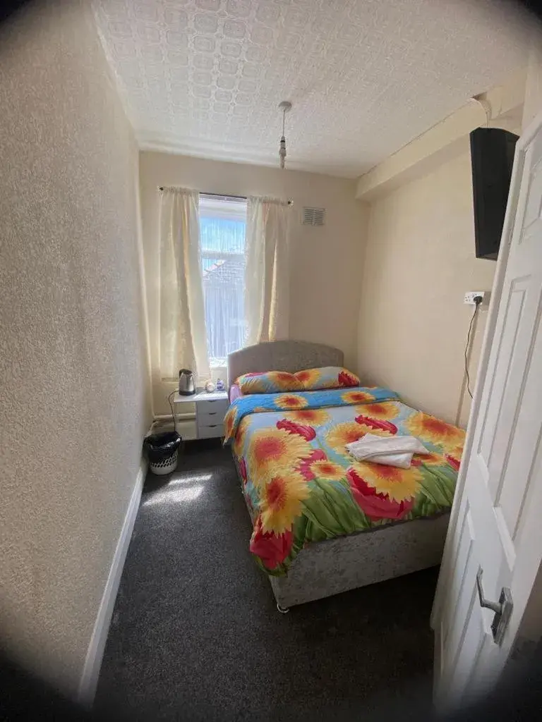 Double Room with Private Bathroom in Crosby Hotel Double Room with Private Bathroom in Crosby Hotel