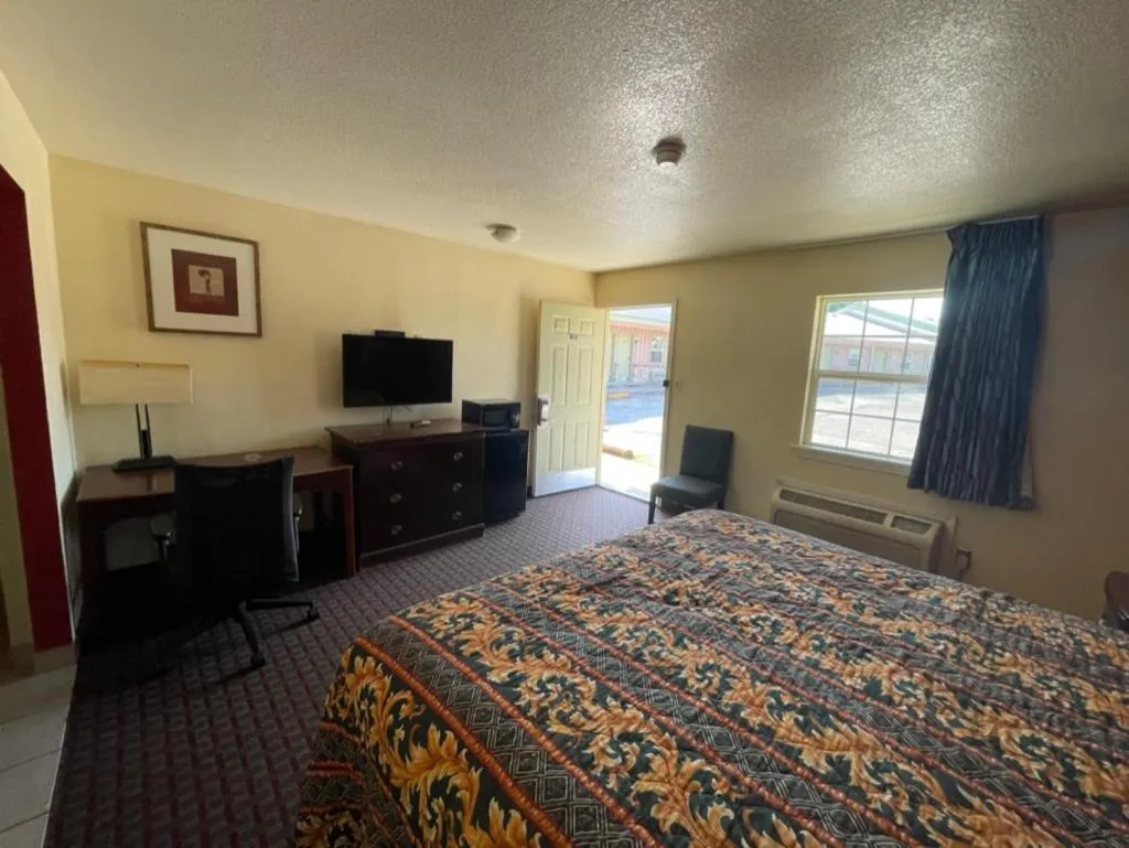 hair dresser, Bed in Village Inn