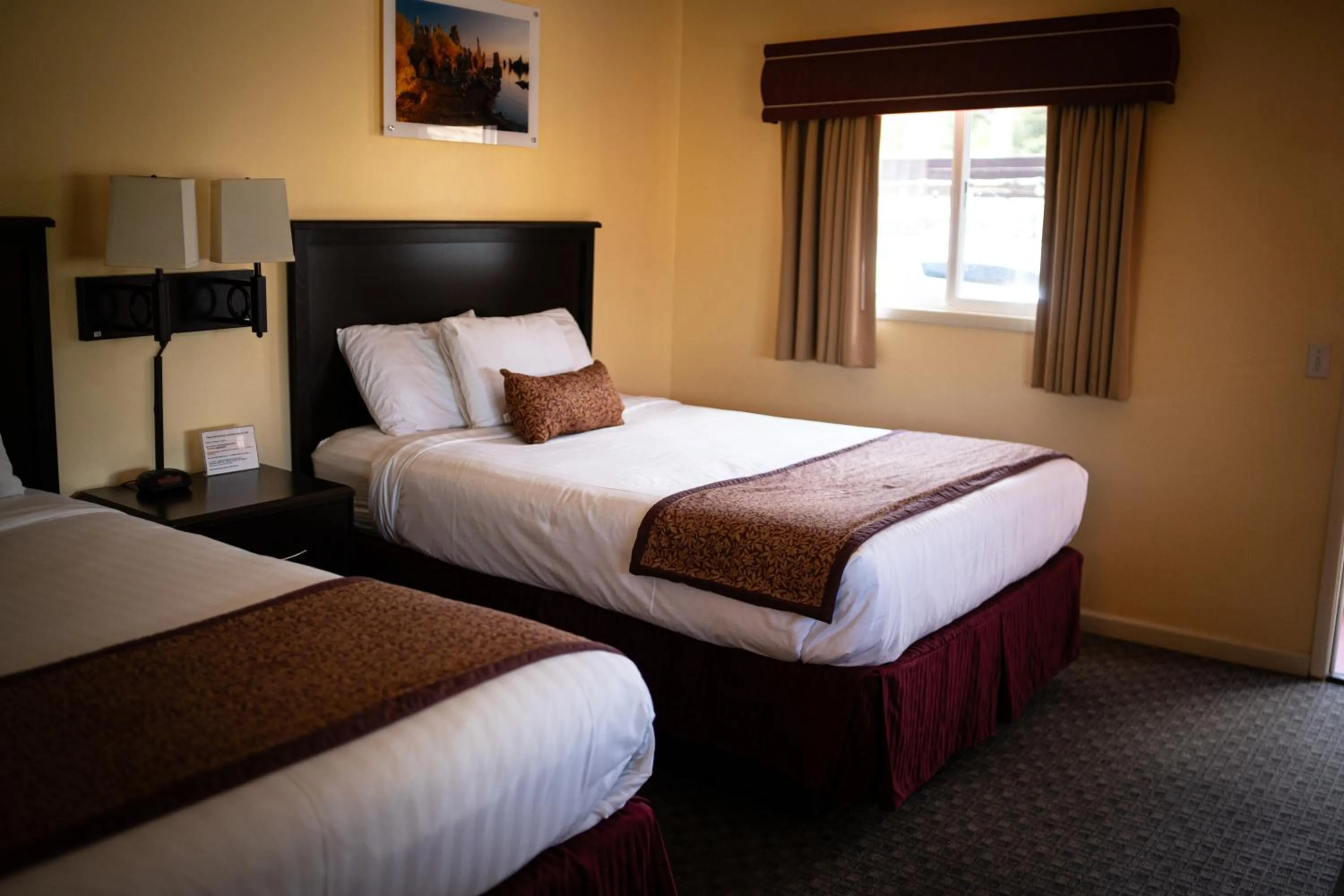 Bed in Yosemite Gateway Motel