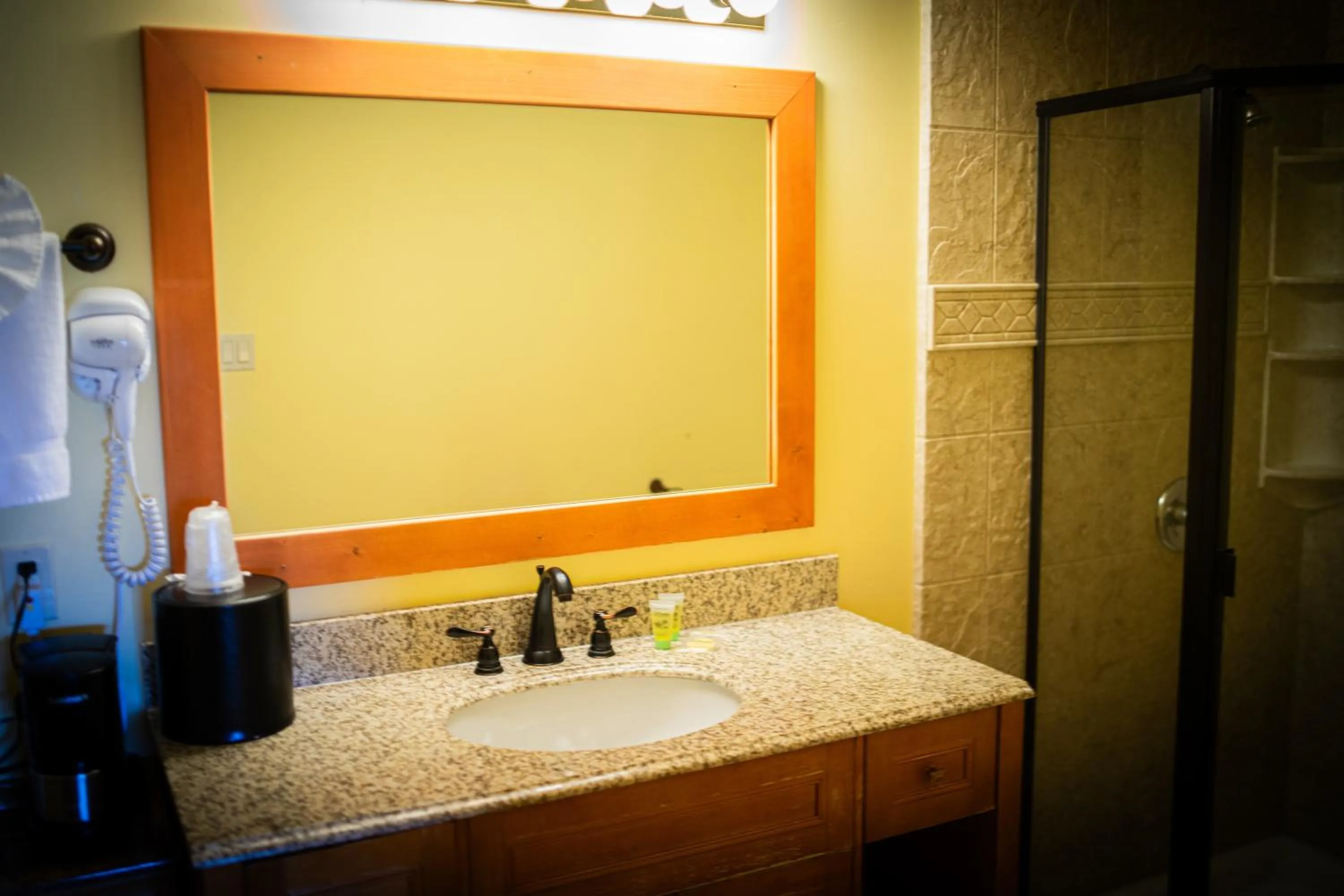 Bathroom in Yosemite Gateway Motel