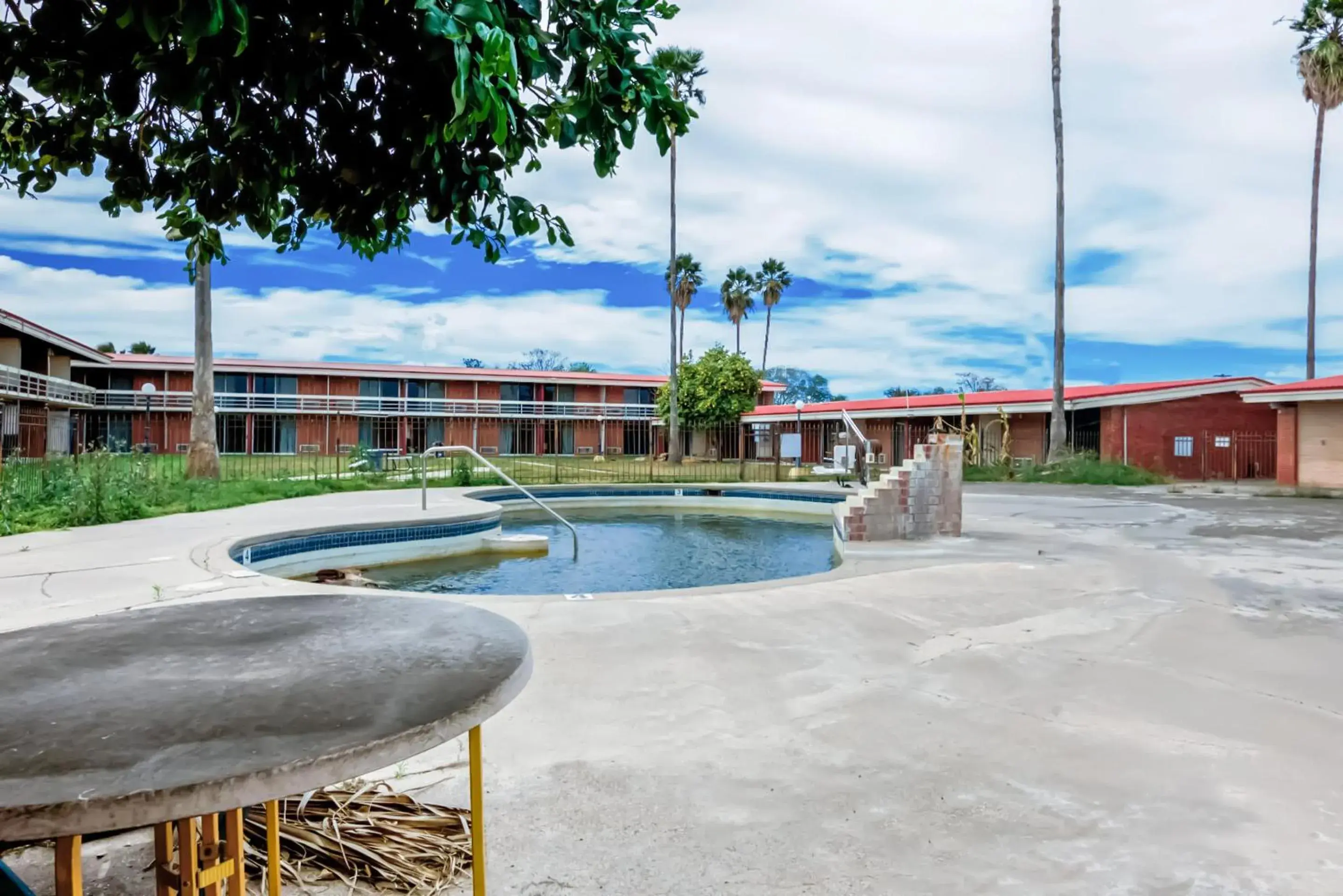 Swimming pool in OYO Hotel Alice TX Hwy 281 West Swimming pool in OYO Hotel Alice TX Hwy 281 West