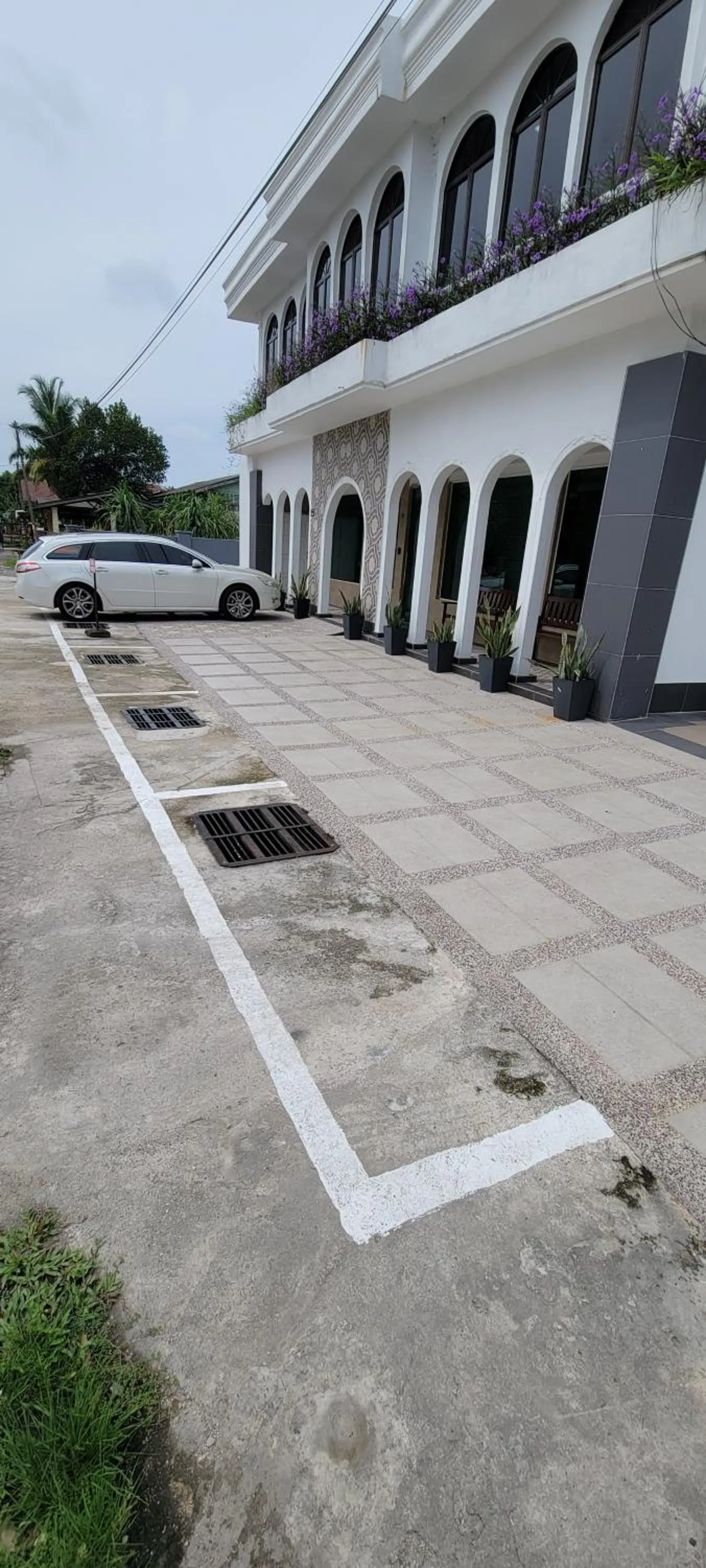 Parking in HOTEL SHAFURA 3