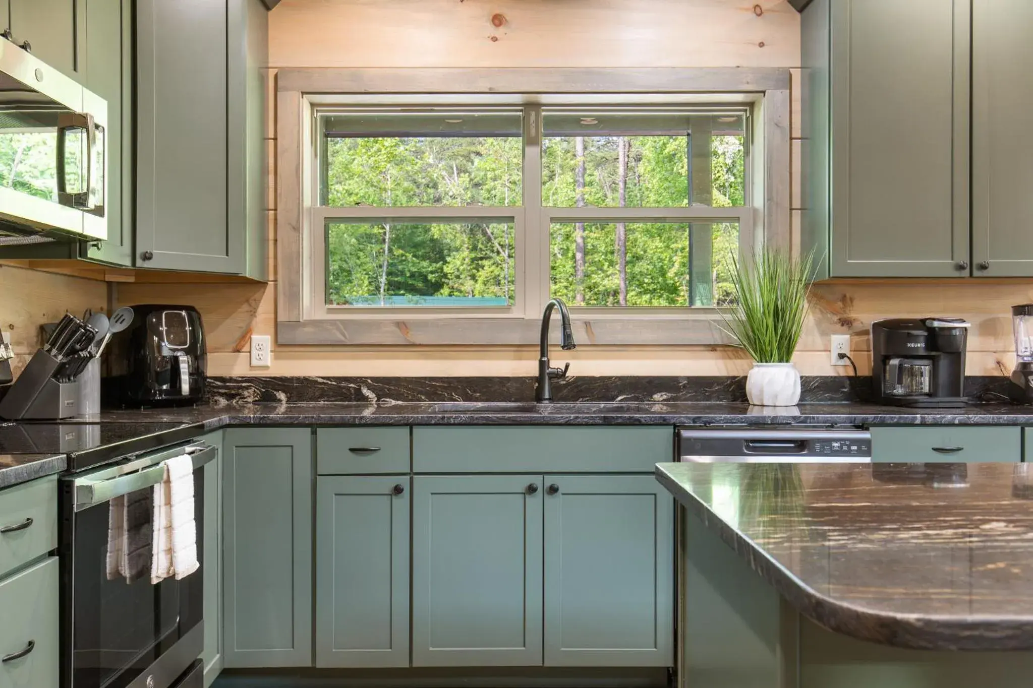 Property building in Spool Time Property building in Spool Time