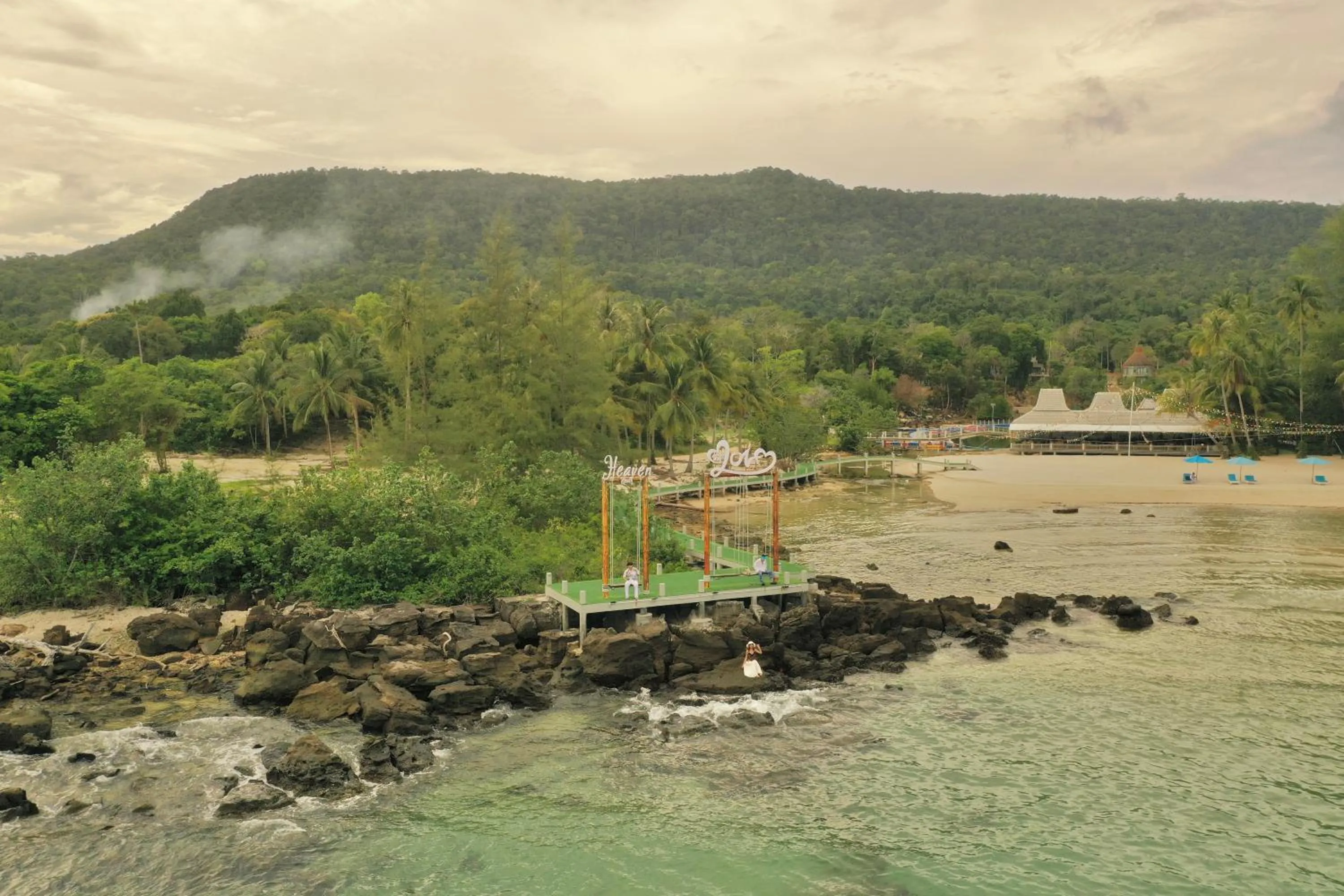Beach in Bird Nest Villas by Mafiya