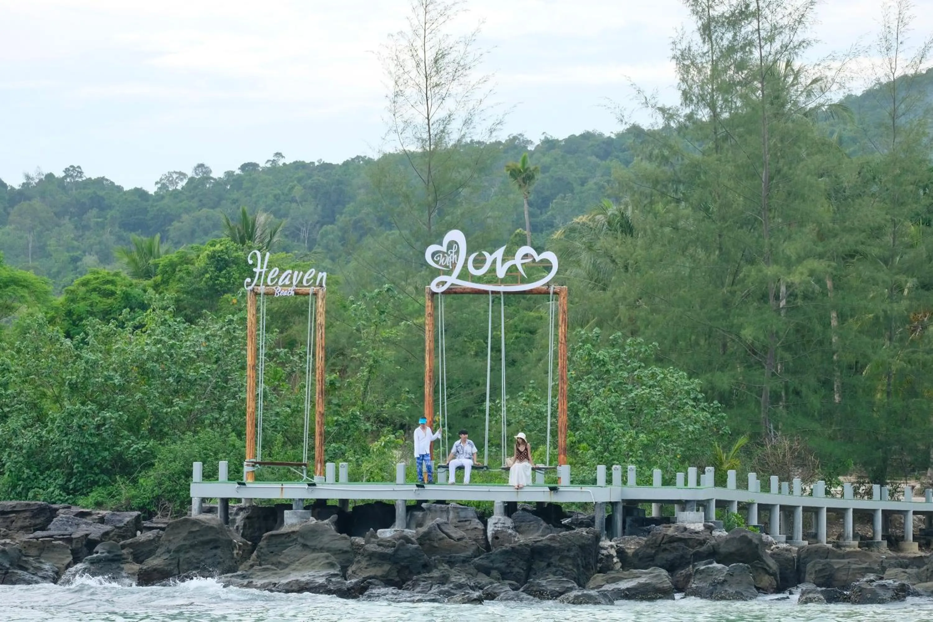 Beach in Bird Nest Villas by Mafiya