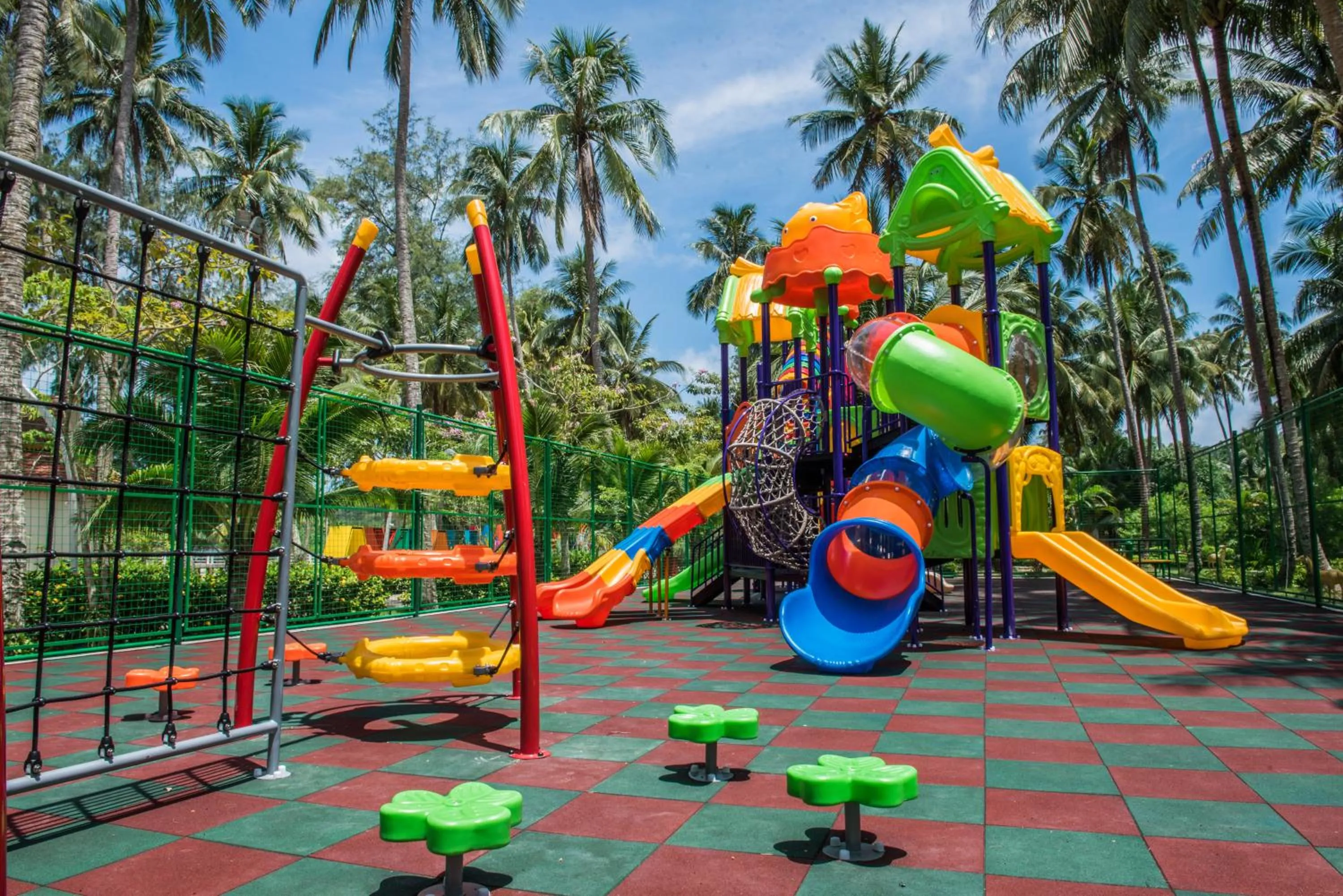 Children play ground in Bird Nest Villas by Mafiya