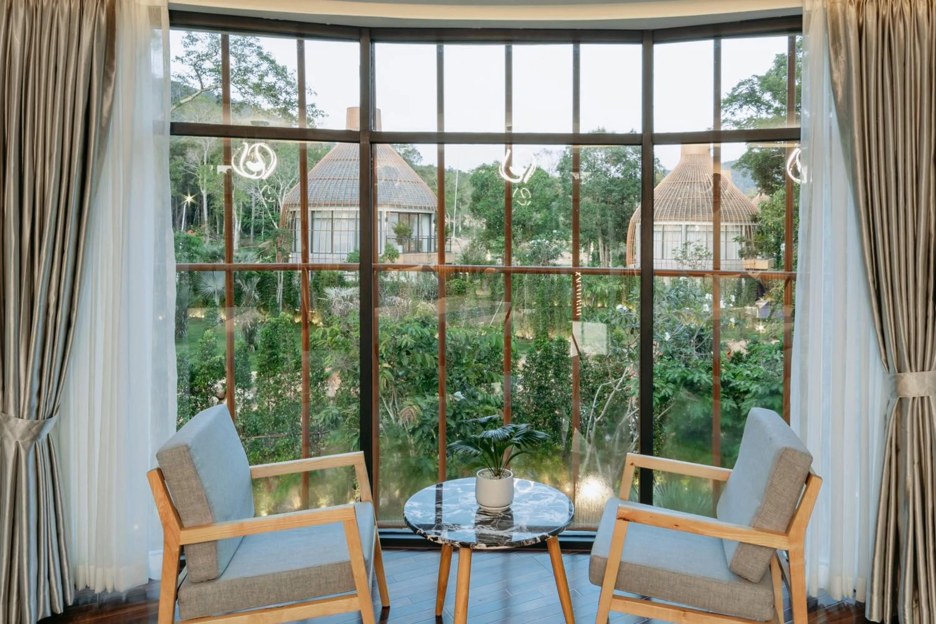 Living room in Bird Nest Villas by Mafiya