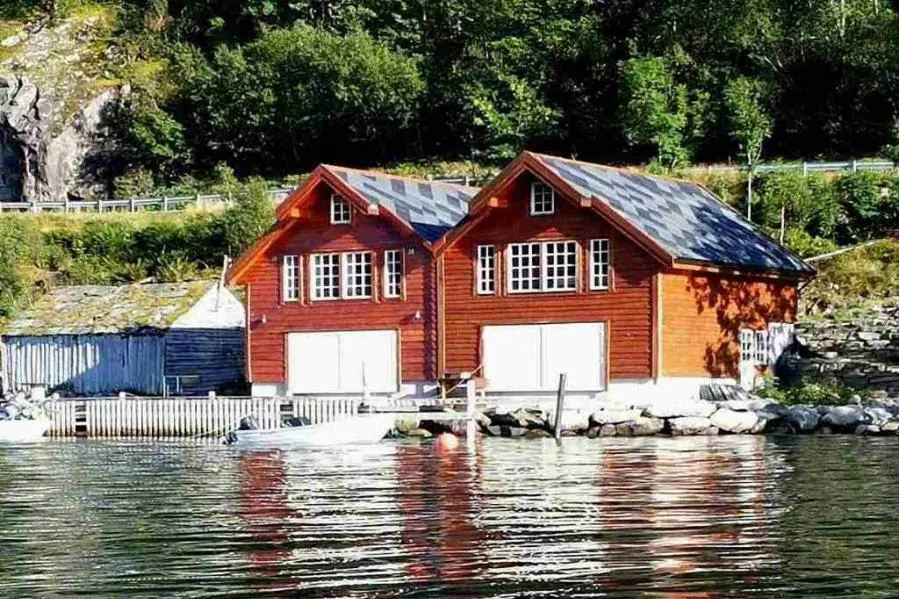 Property building in Rosendal Hyttetun