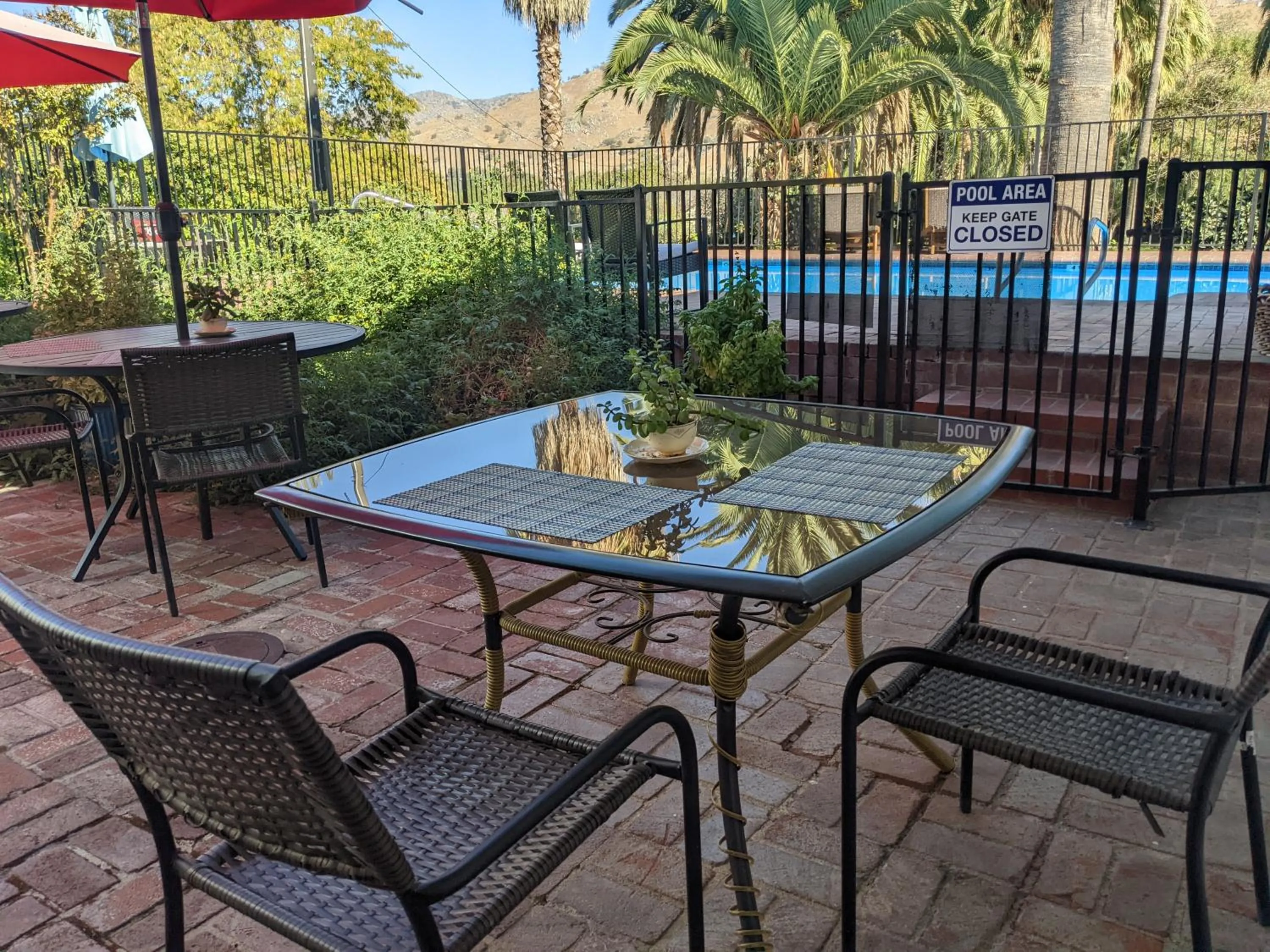 Patio in The Parks Inn