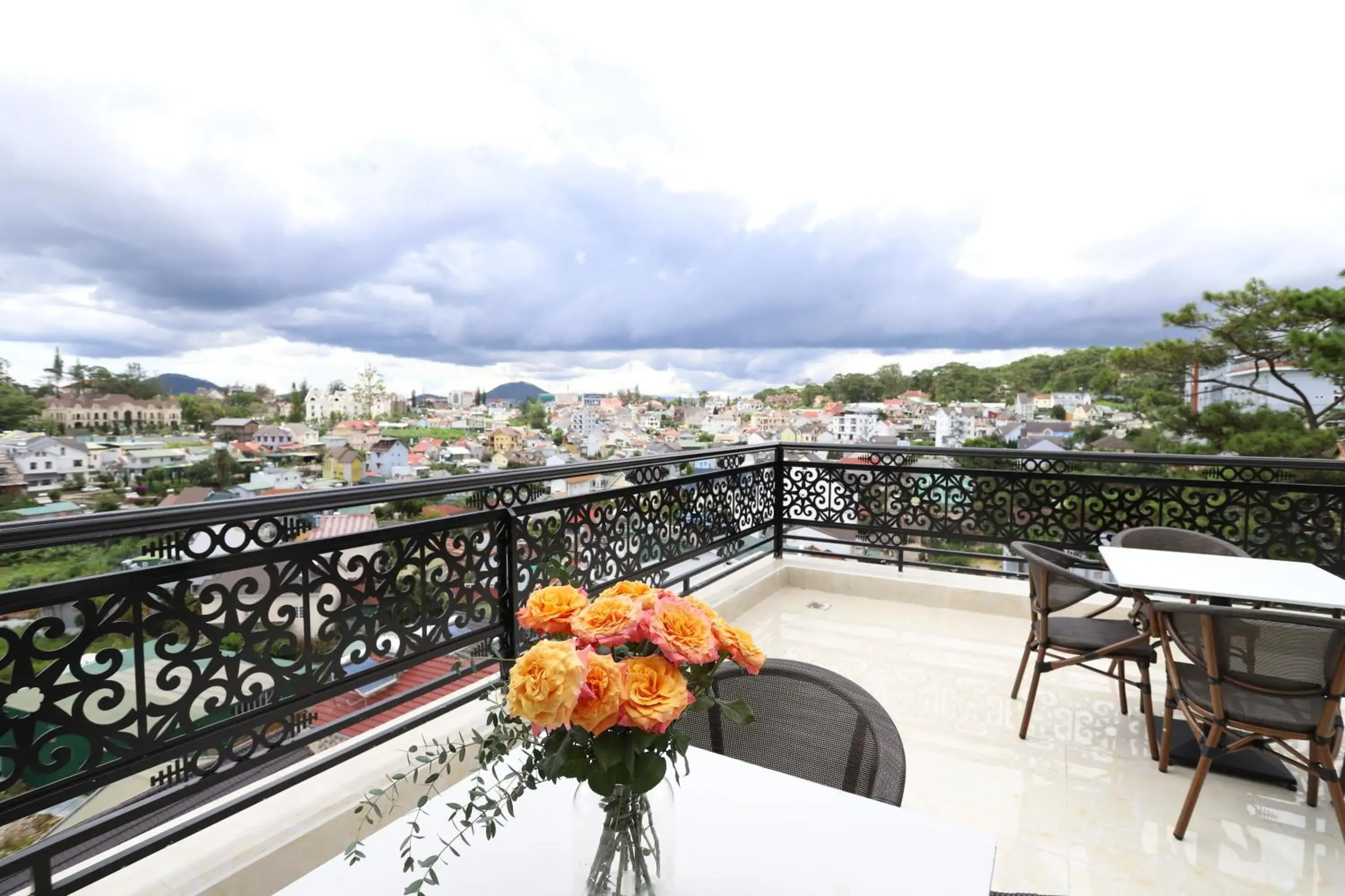 Restaurant/places to eat in Le Marais Hotel Dalat Restaurant/places to eat in Le Marais Hotel Dalat
