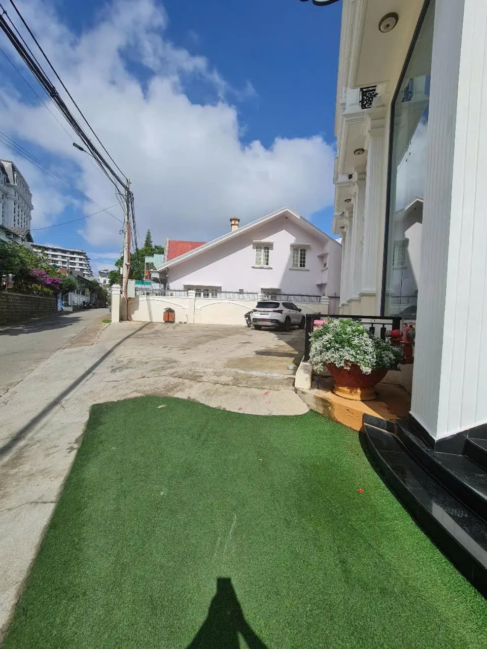 Parking in Le Marais Hotel Dalat