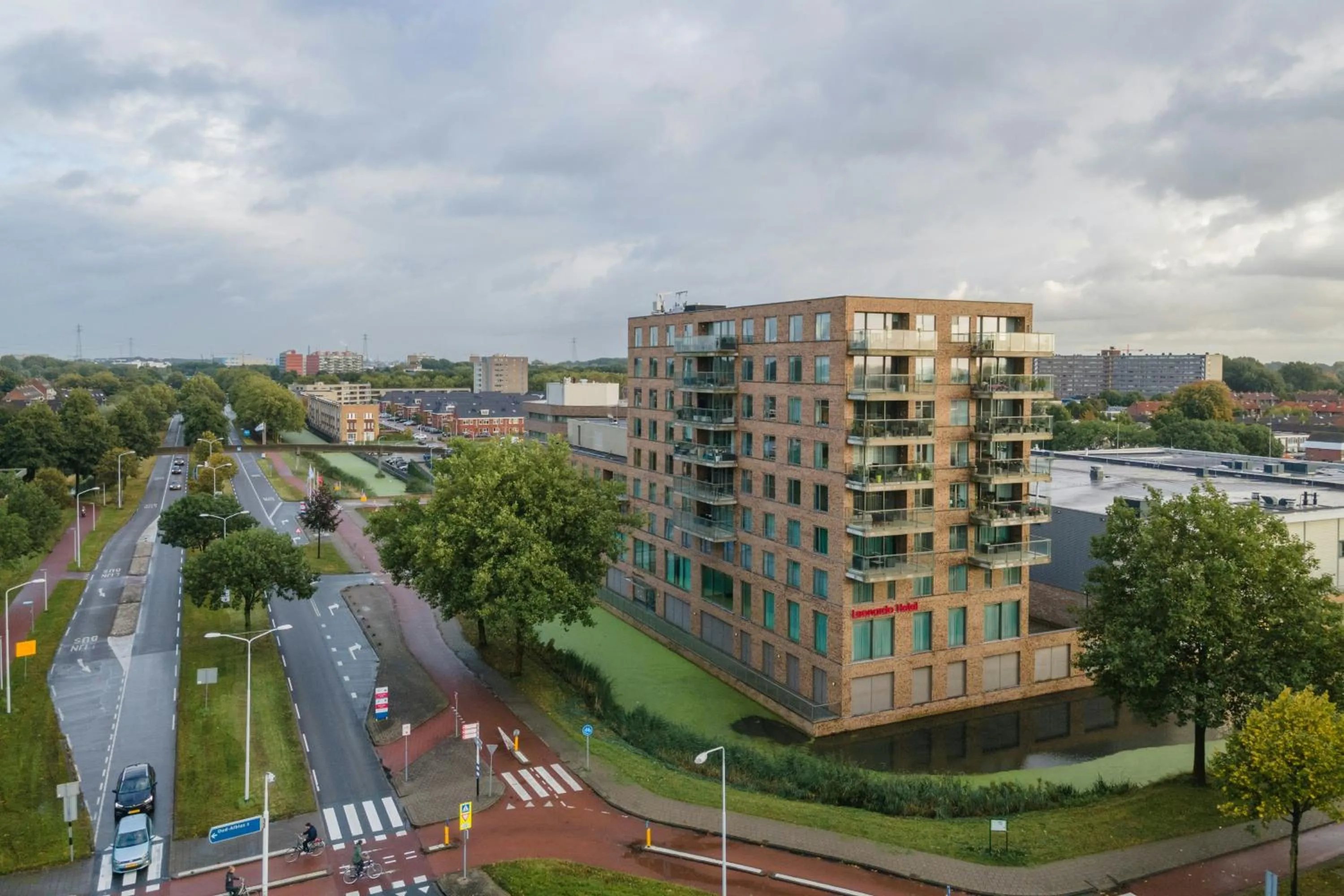 Facade/entrance in Leonardo Hotel Papendrecht