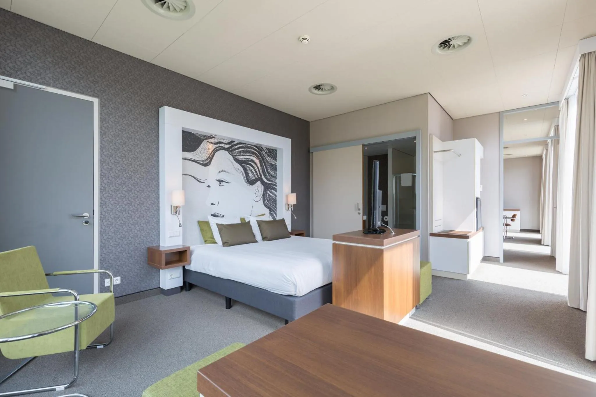 Photo of the whole room, Bed in Leonardo Hotel Papendrecht