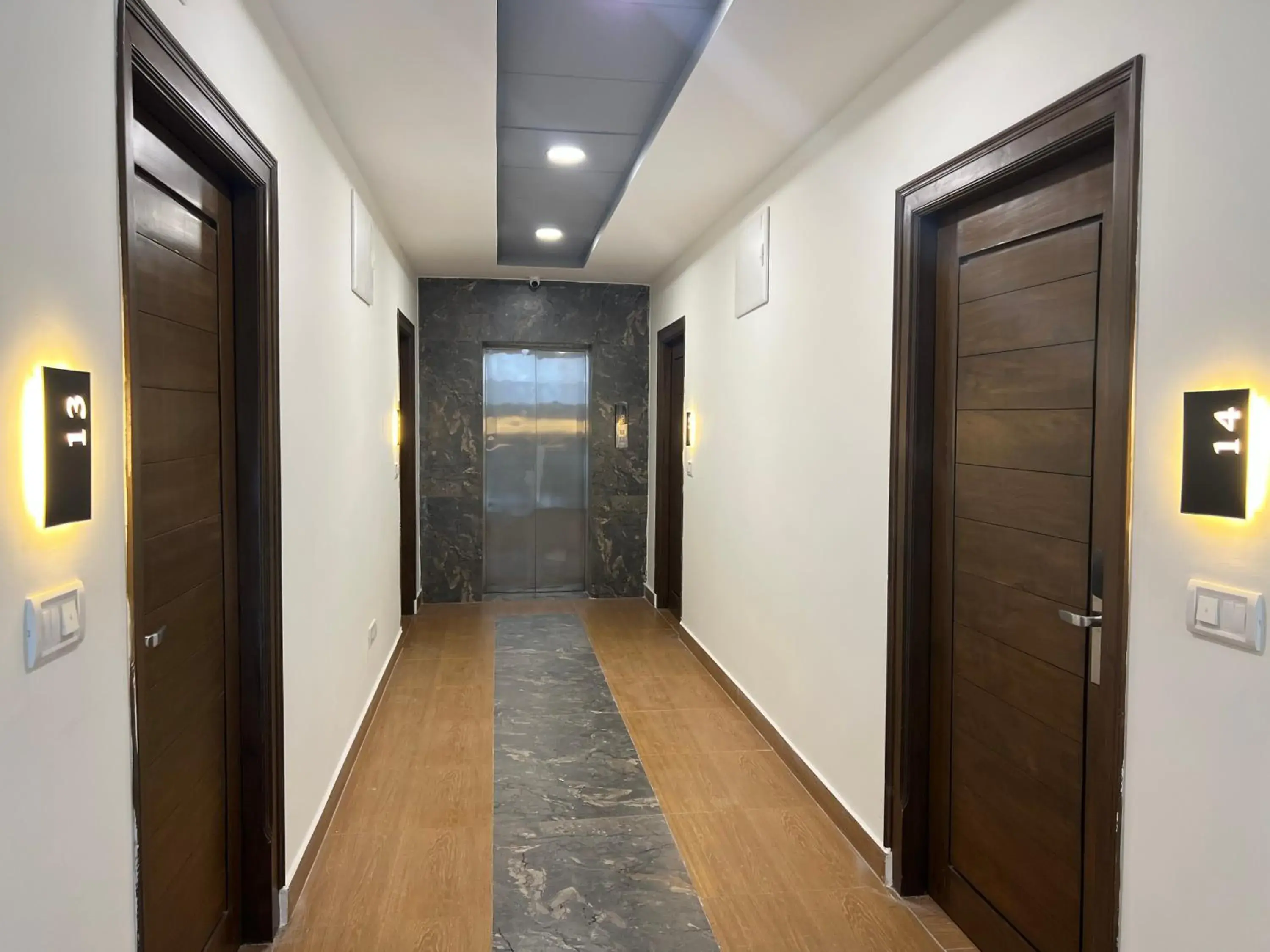 Property building in Palladium Luxury Suites Financial District Unit I Property building in Palladium Luxury Suites Financial District Unit I