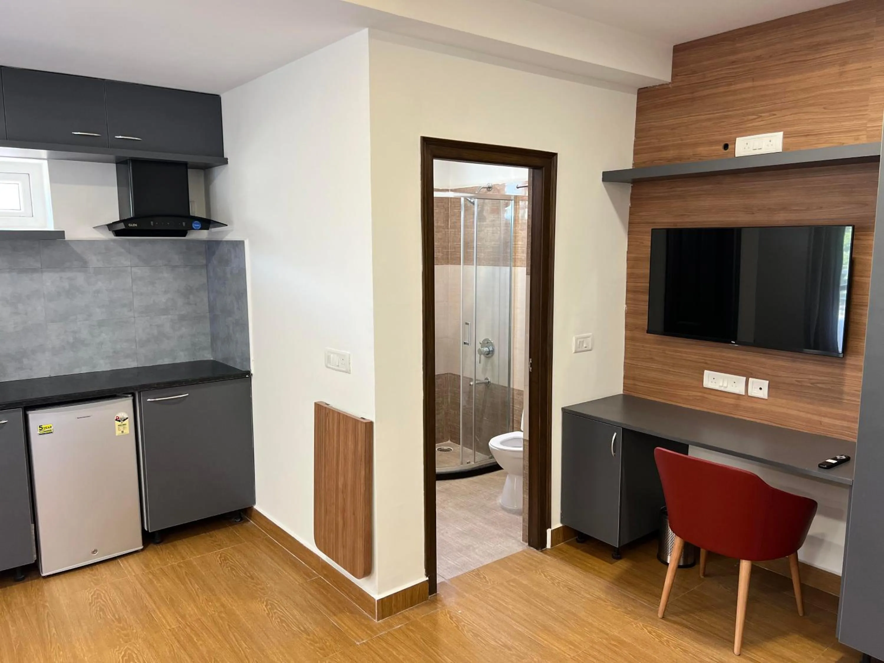 TV and multimedia in Palladium Luxury Suites Financial District Unit I