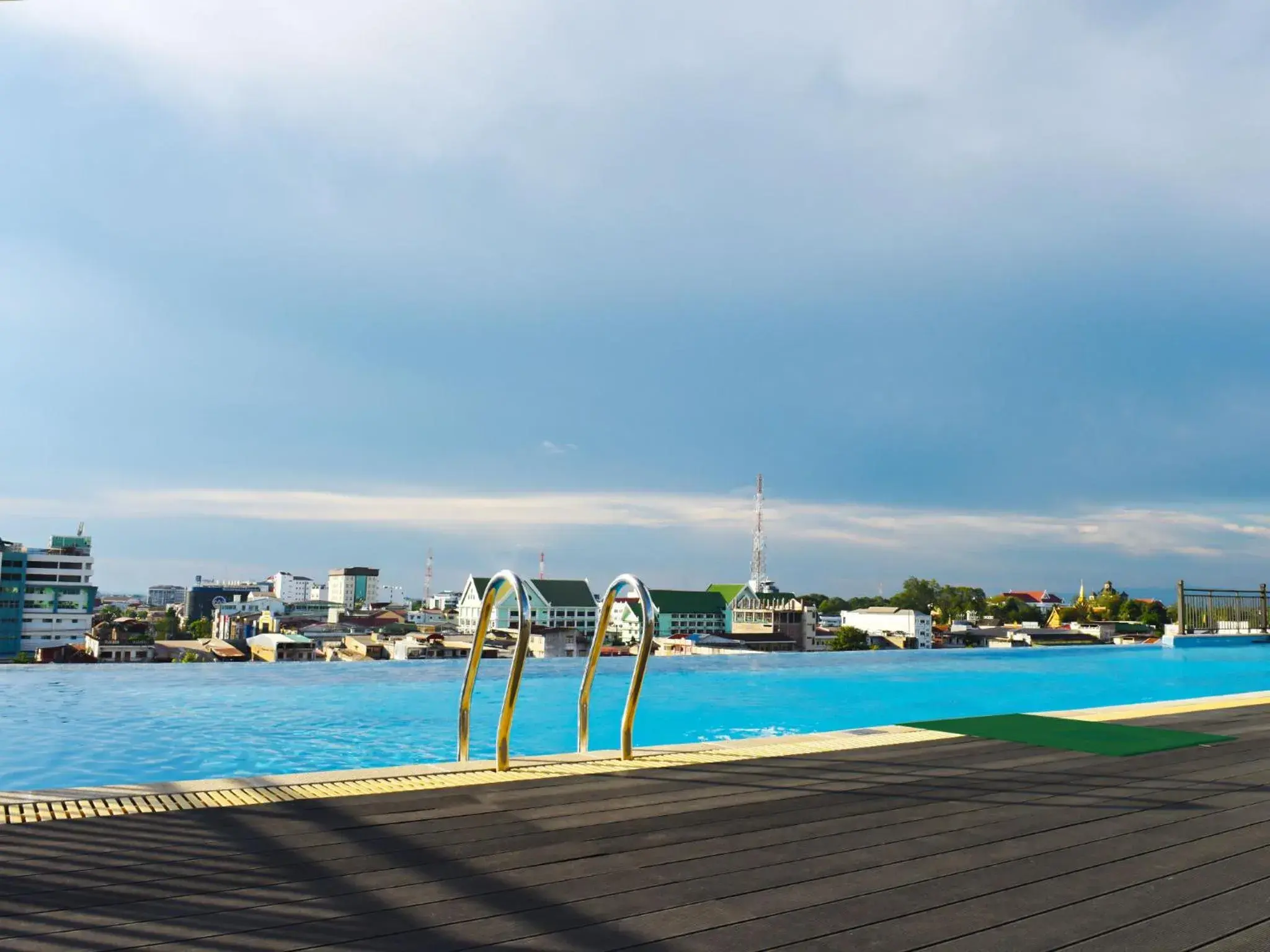 Swimming pool in Landmark Vientiane Life Center Swimming pool in Landmark Vientiane Life Center