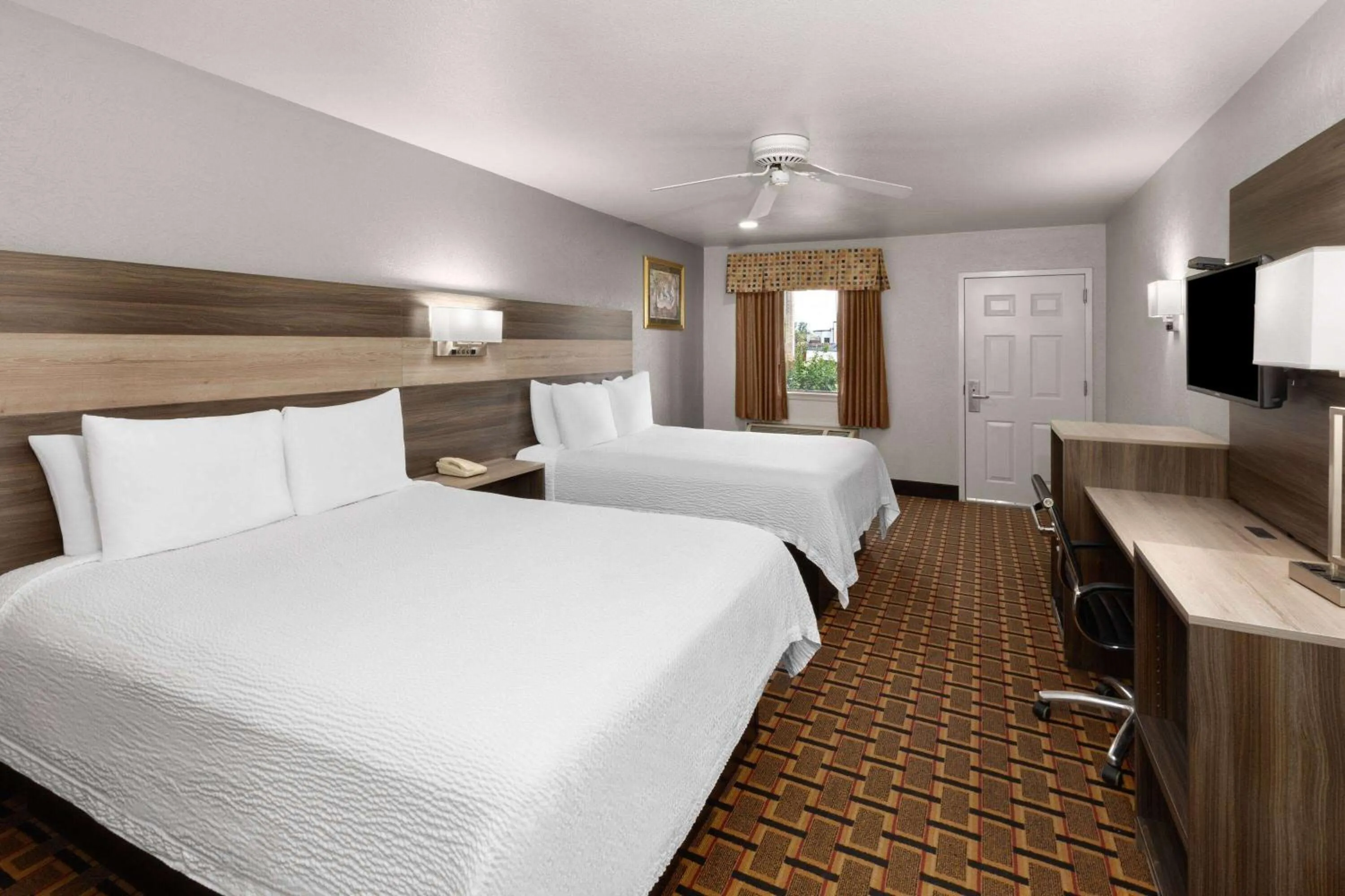 Photo of the whole room, Bed in Ramada Limited San Angelo