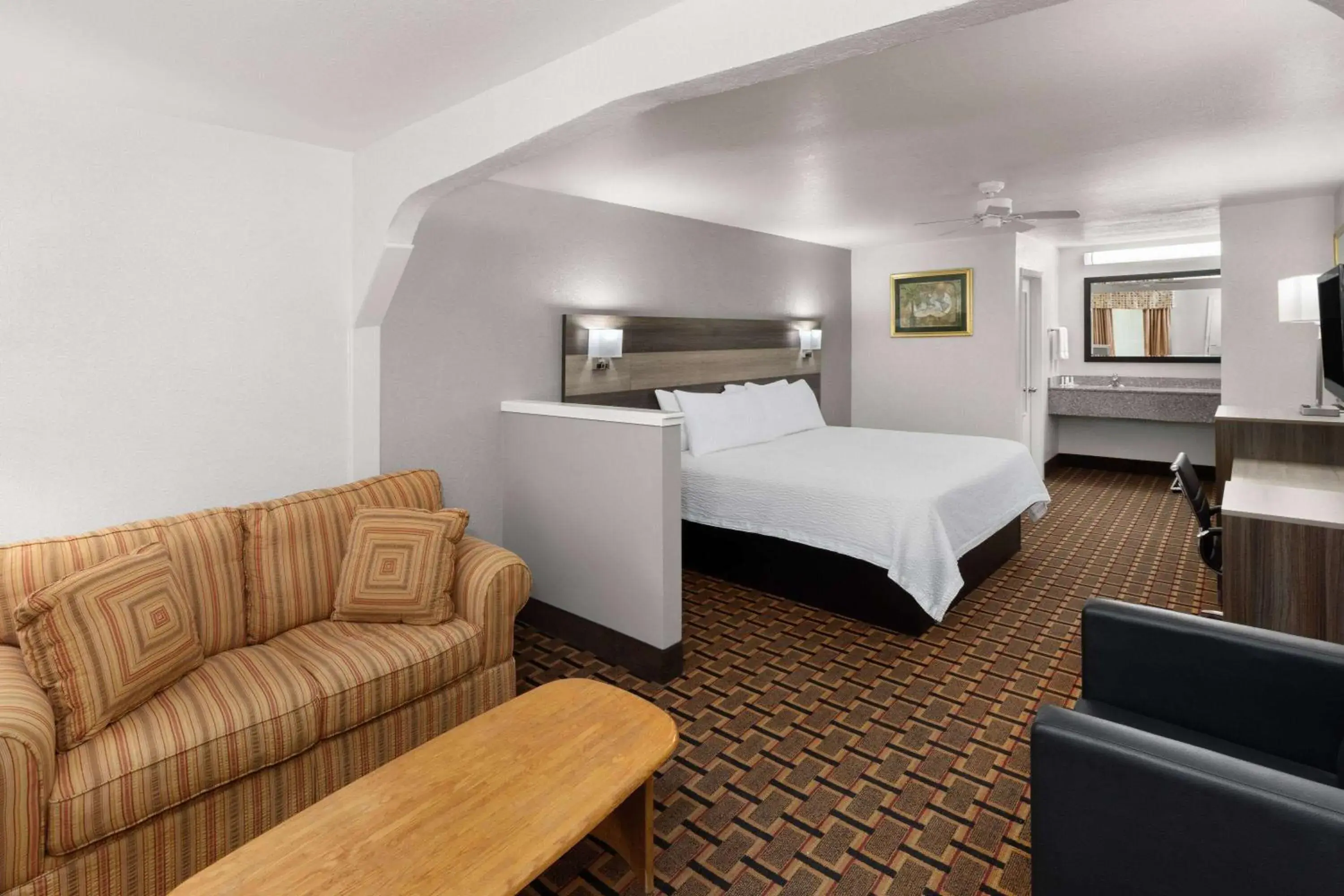 Photo of the whole room, Bed in Ramada Limited San Angelo Photo of the whole room, Bed in Ramada Limited San Angelo
