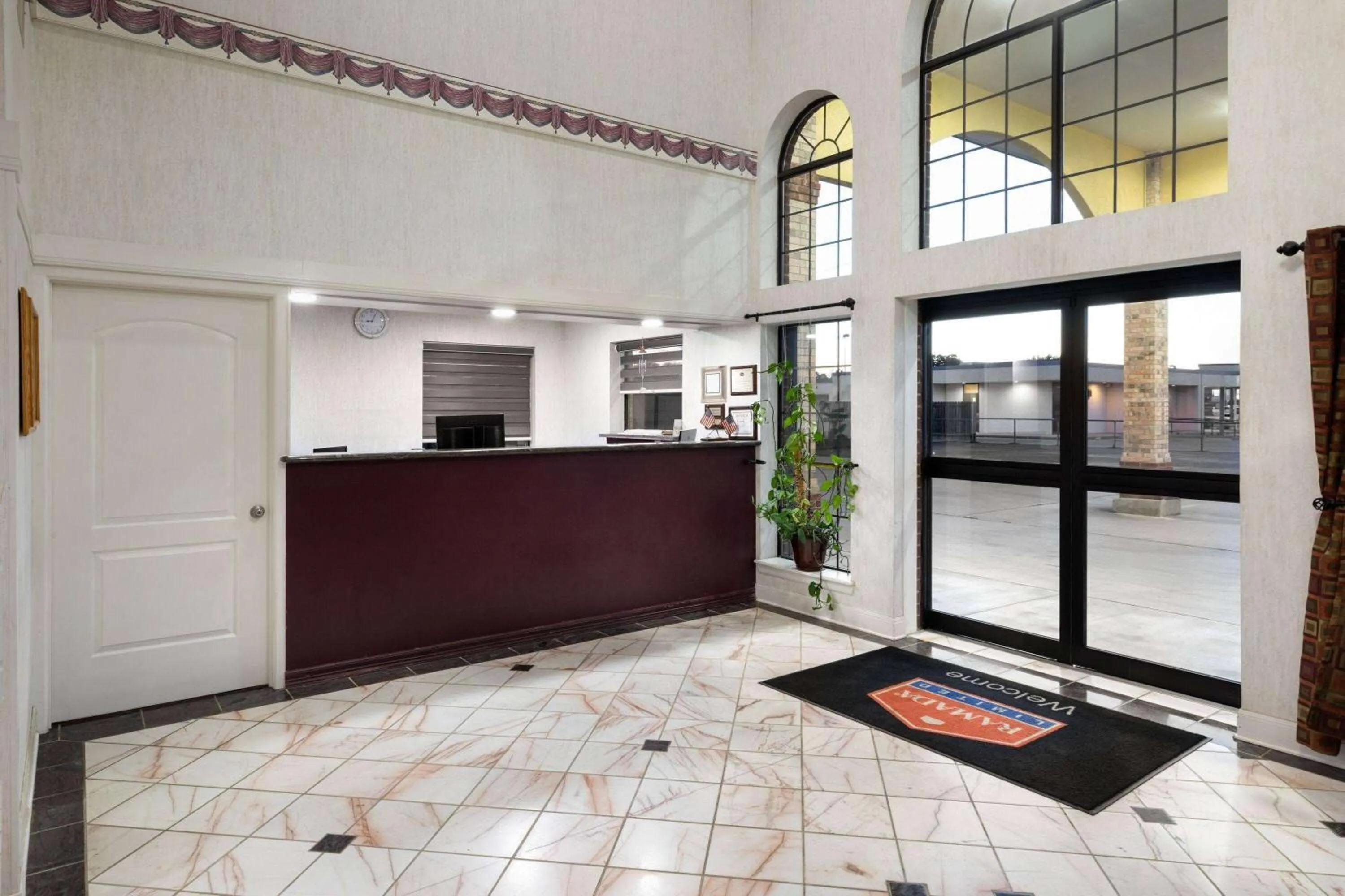 Lobby or reception in Ramada Limited San Angelo