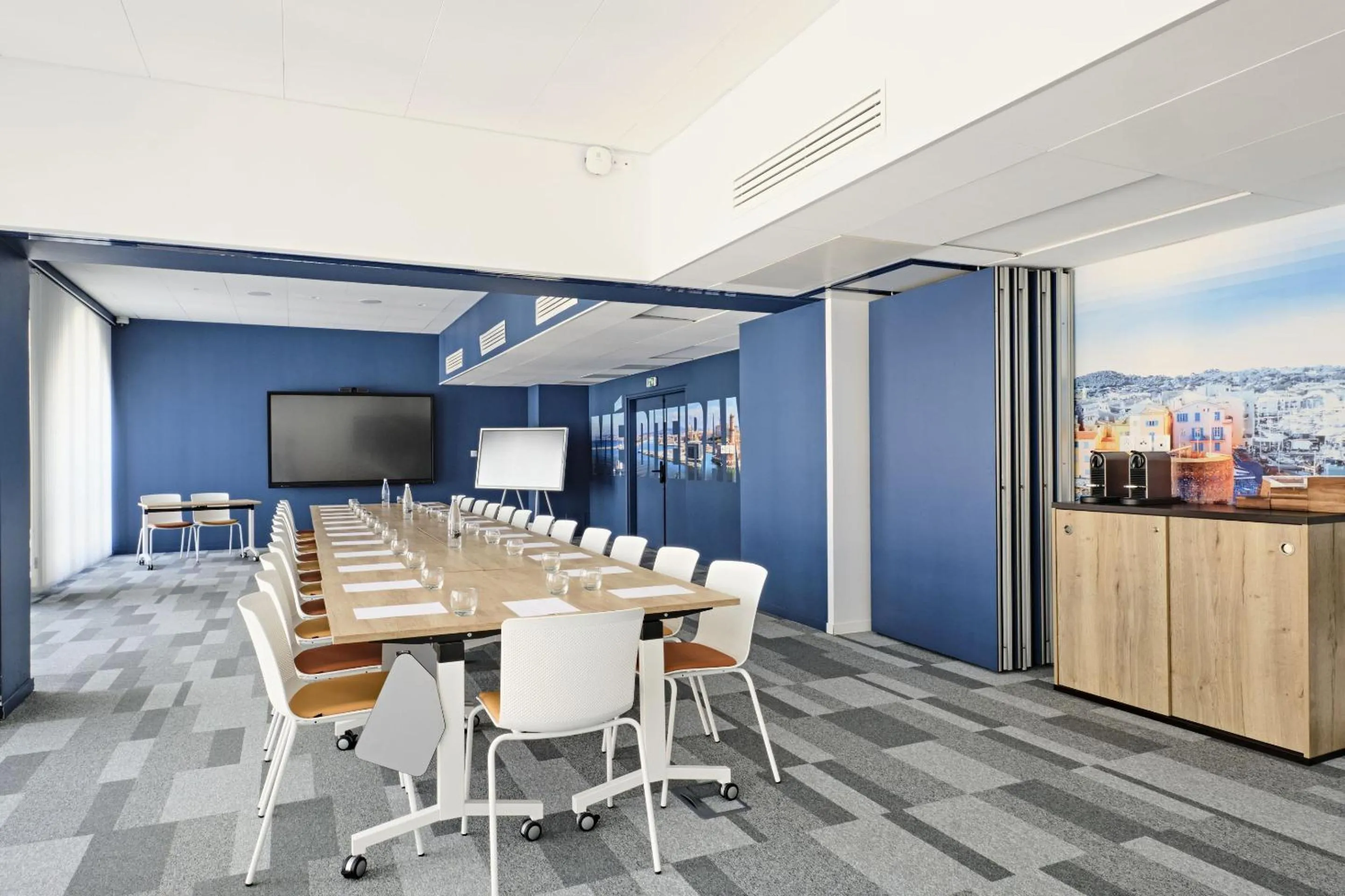 Meeting/conference room in Appart Hotel Odalys City Marseille Centre Euromed